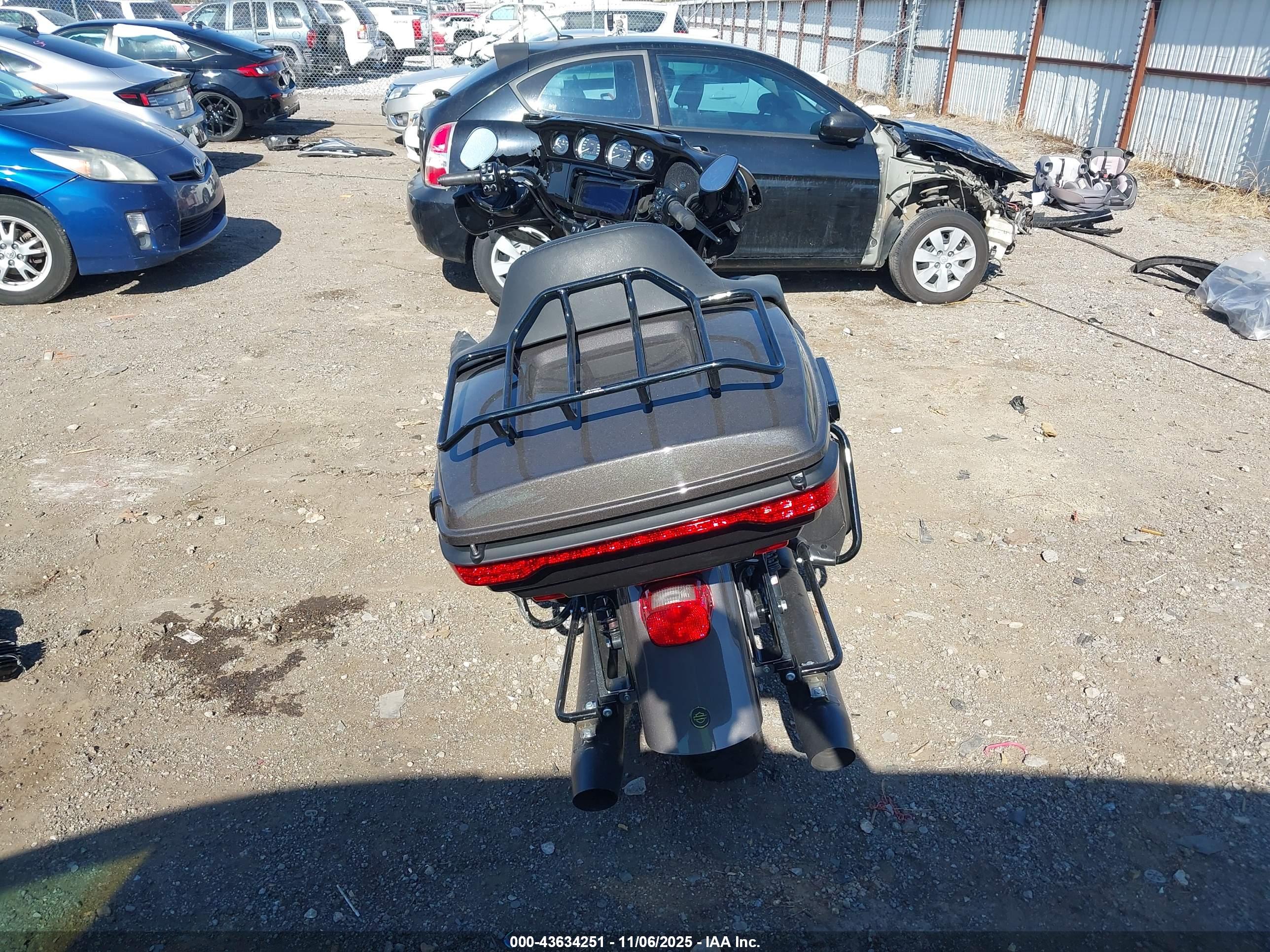 HARLEY-DAVIDSON FLHTK image 6