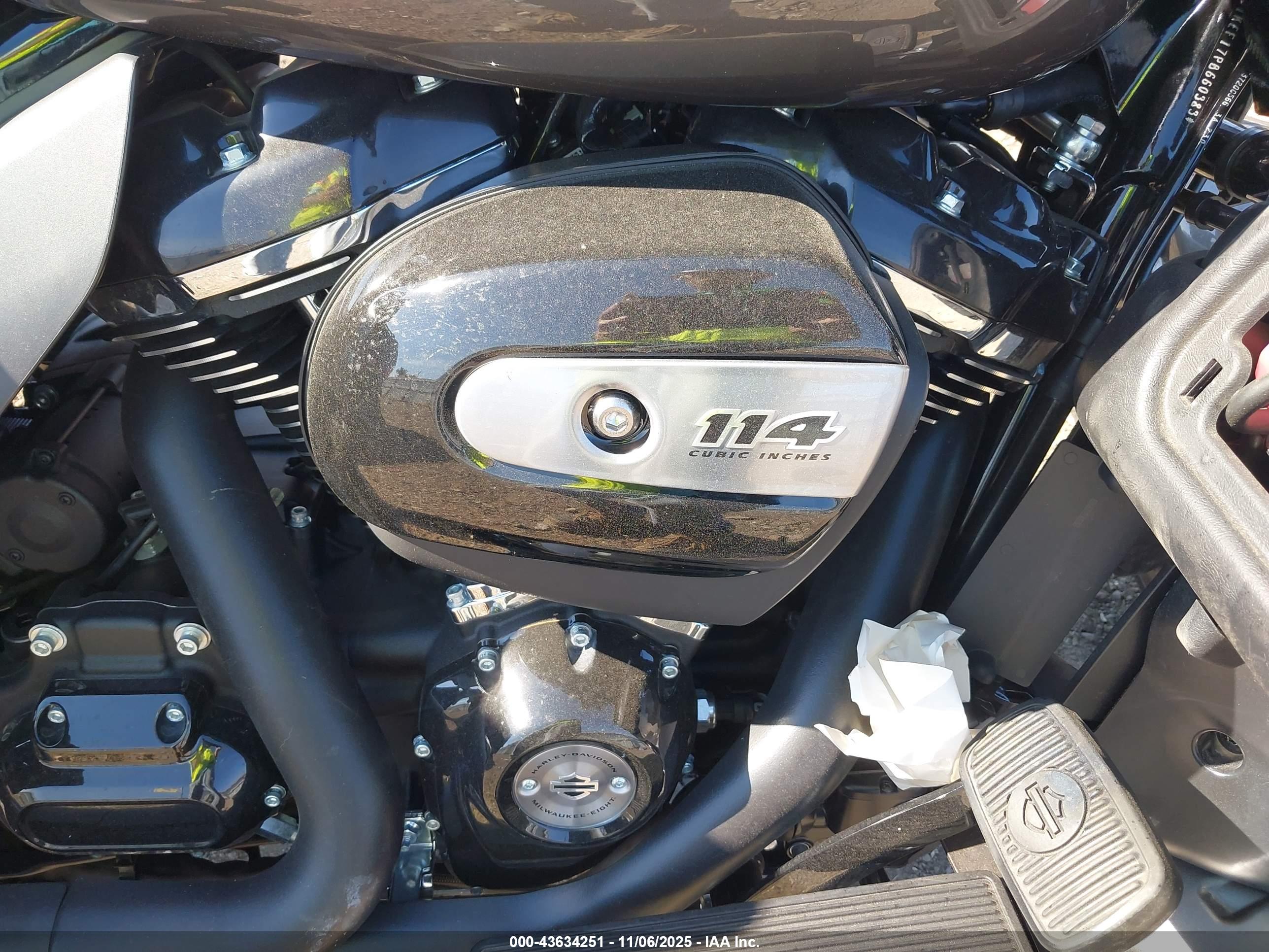HARLEY-DAVIDSON FLHTK image 8