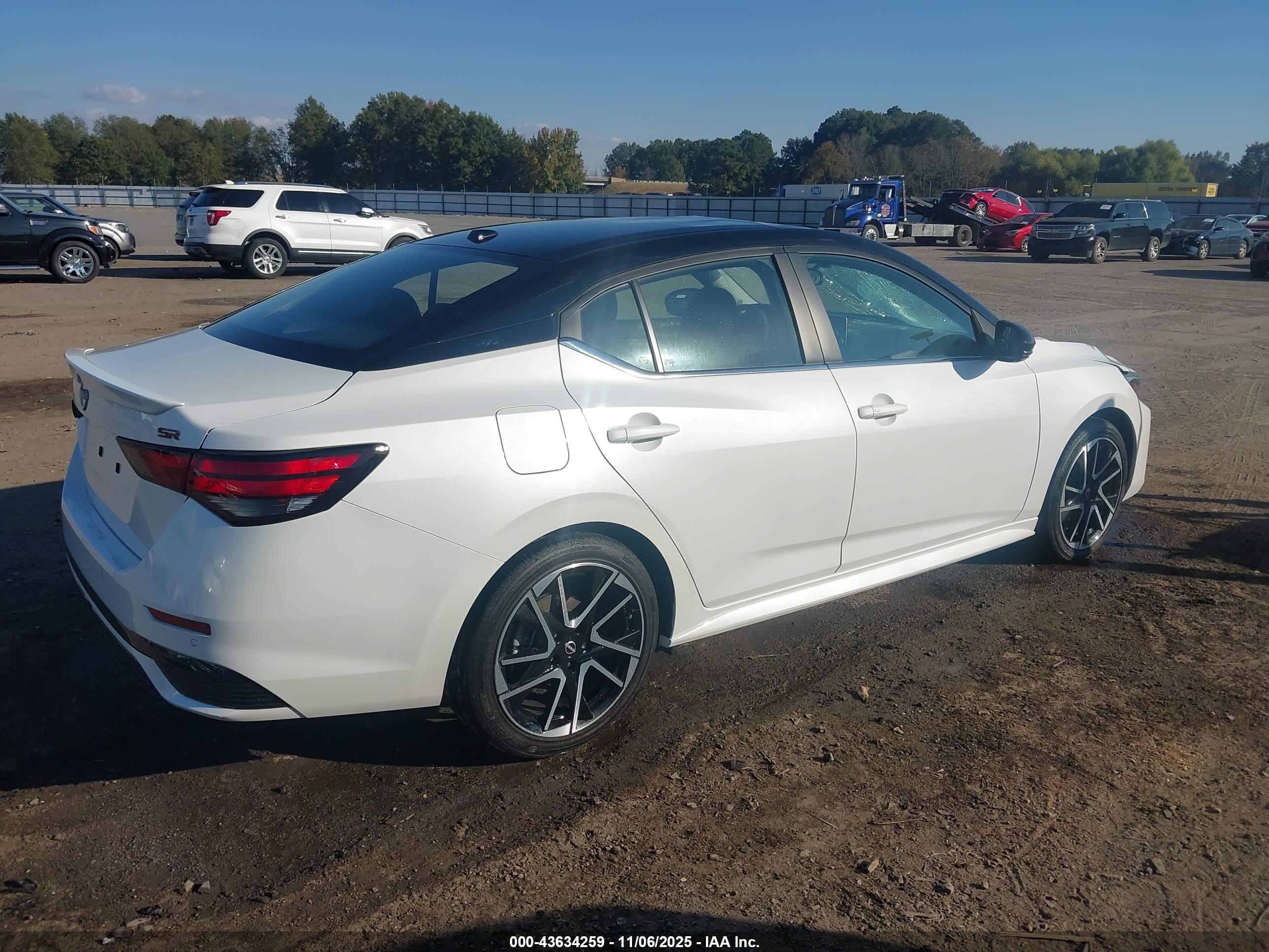 NISSAN SENTRA image 4