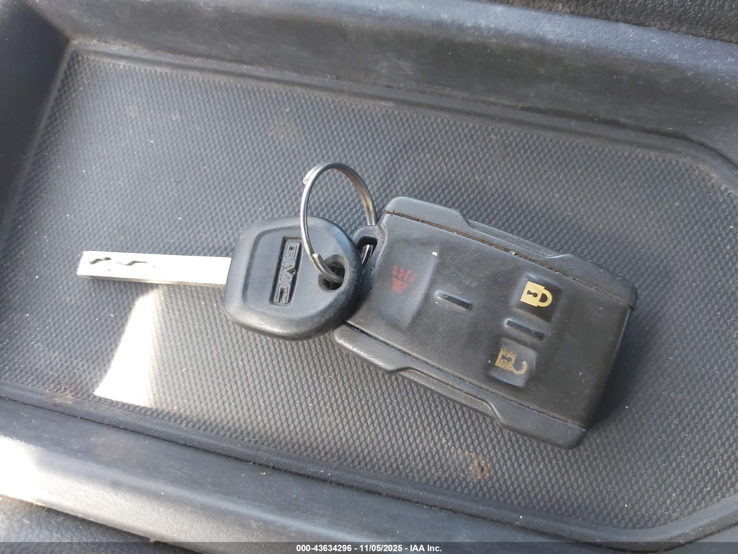 GMC SIERRA image 11