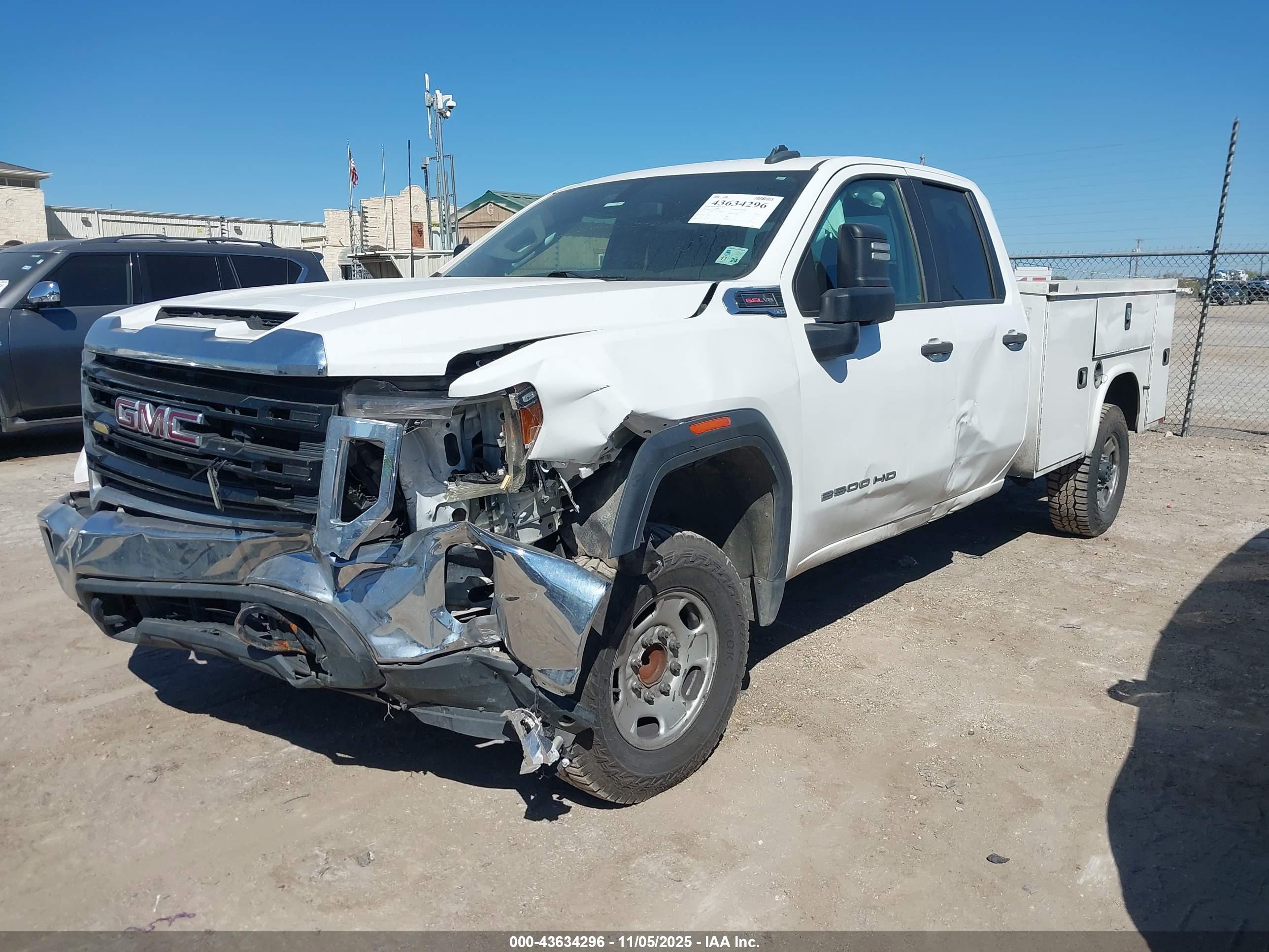 GMC SIERRA image 2