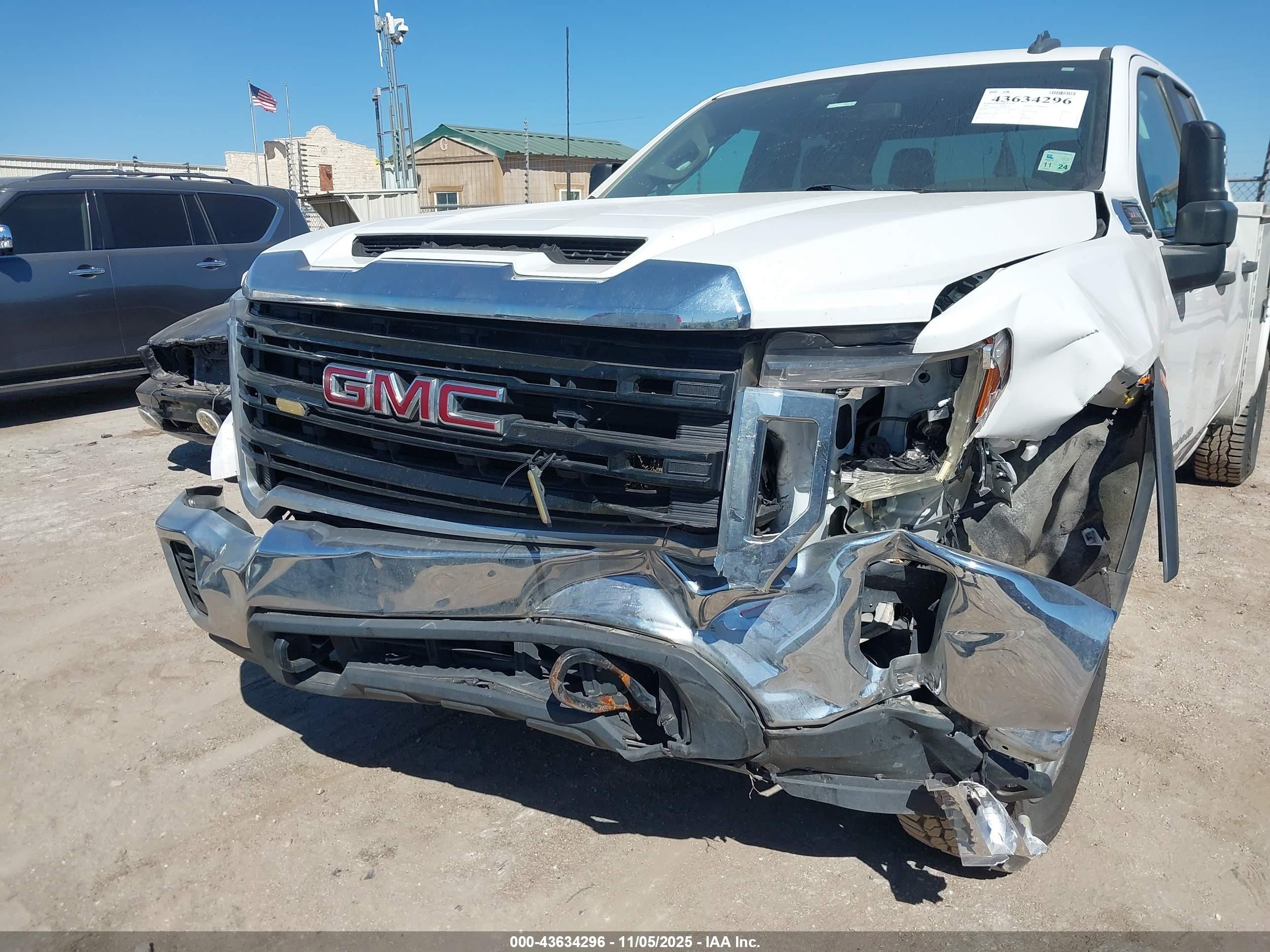 GMC SIERRA image 6