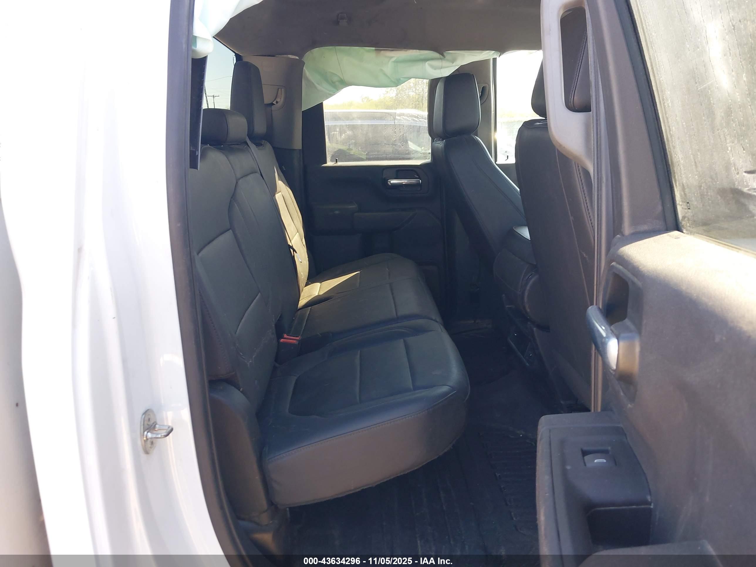 GMC SIERRA image 8
