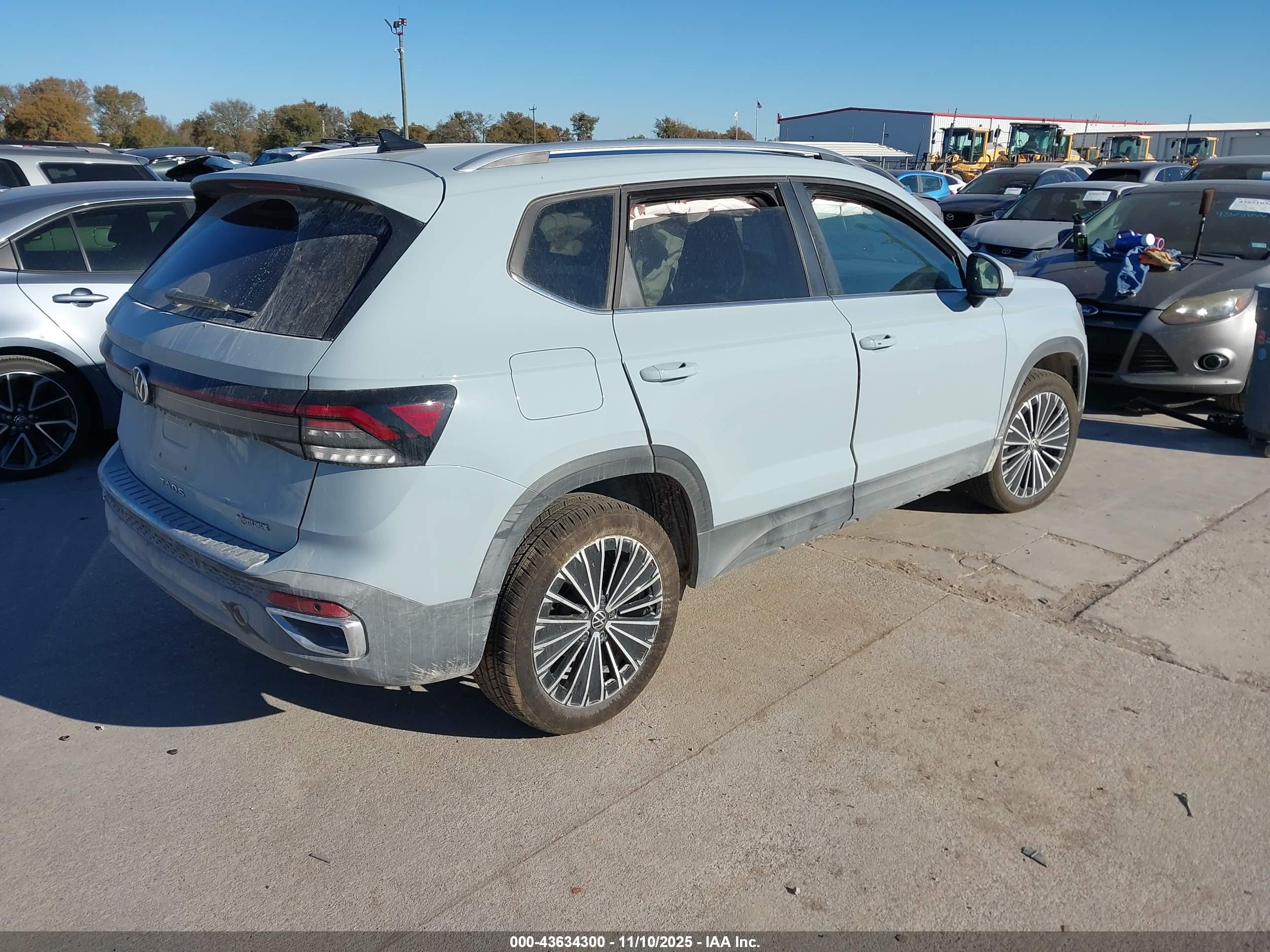 VOLKSWAGEN TAOS image 4