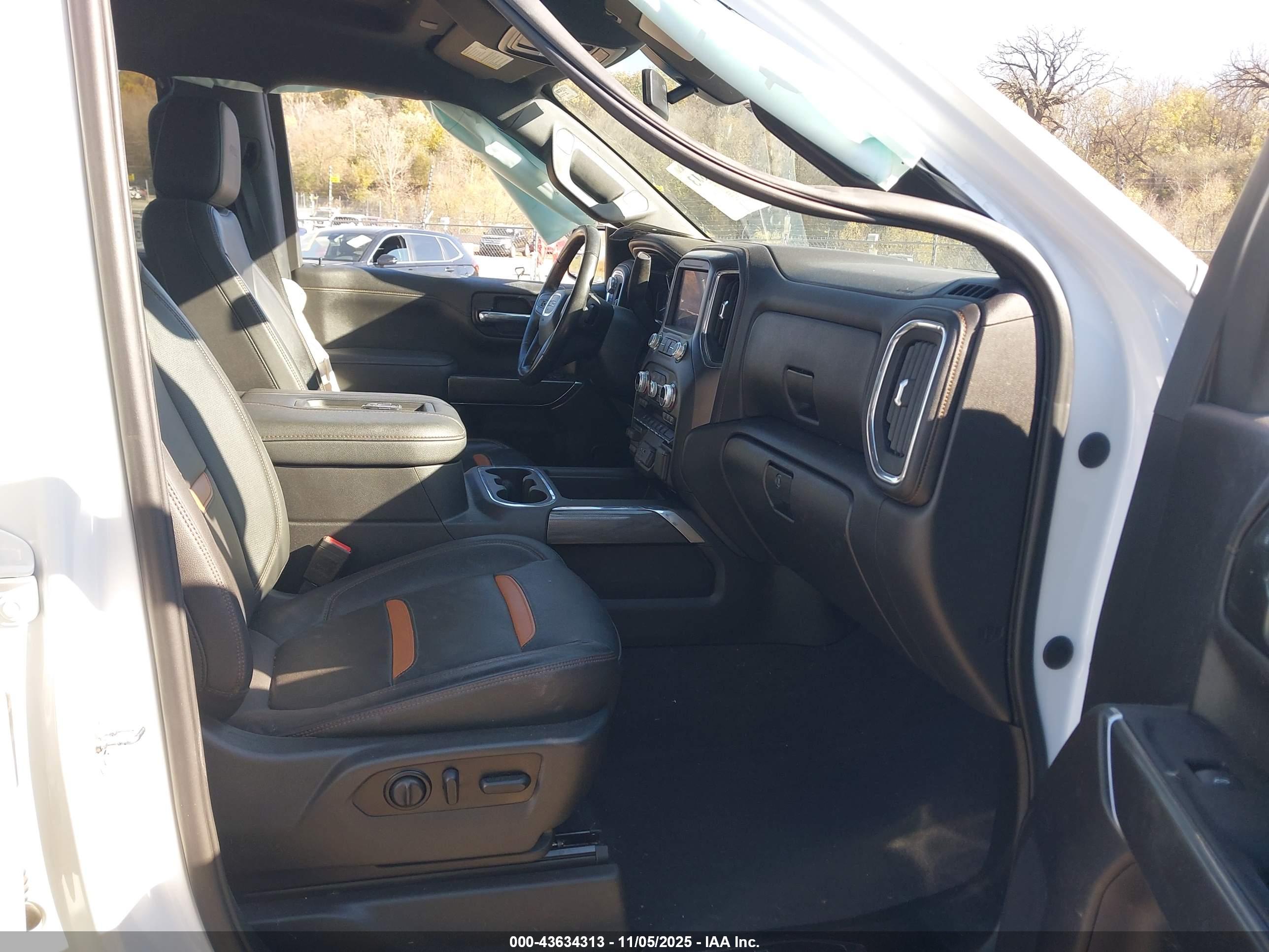 GMC SIERRA image 5