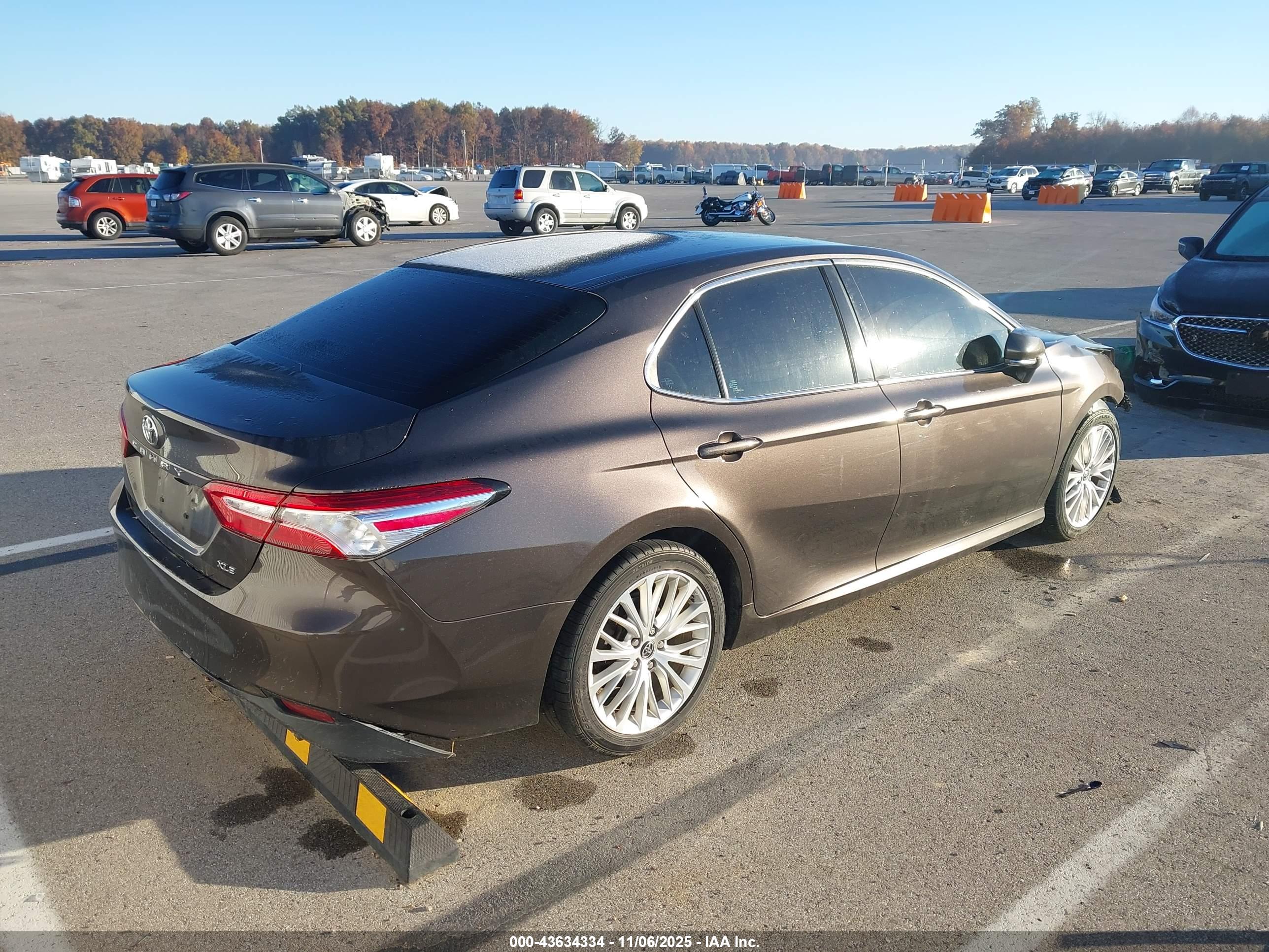 TOYOTA CAMRY image 4