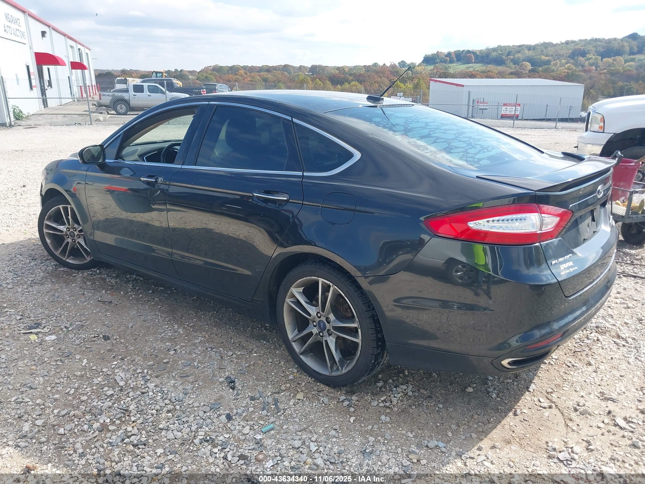 FORD FUSION image 3