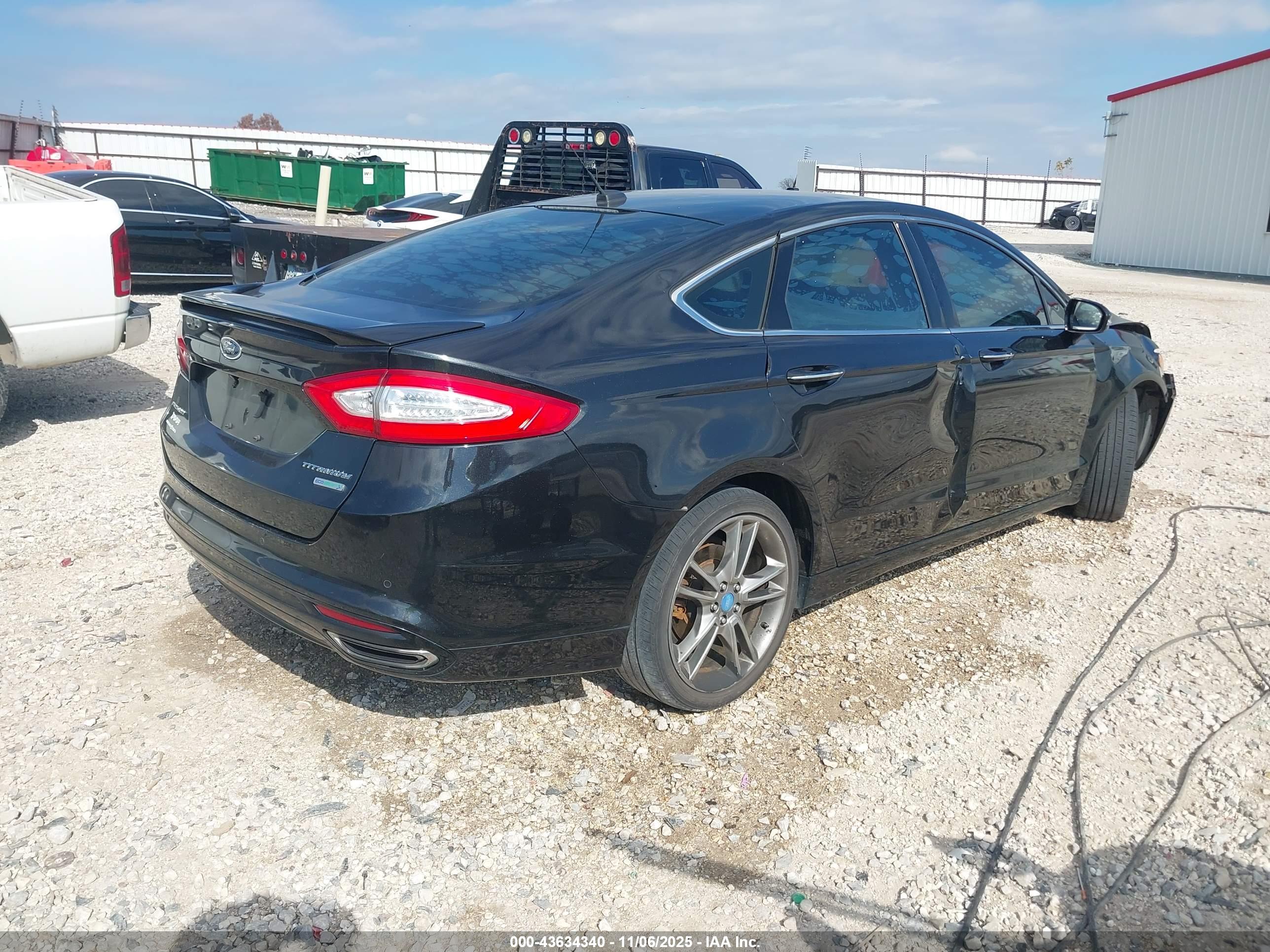 FORD FUSION image 4