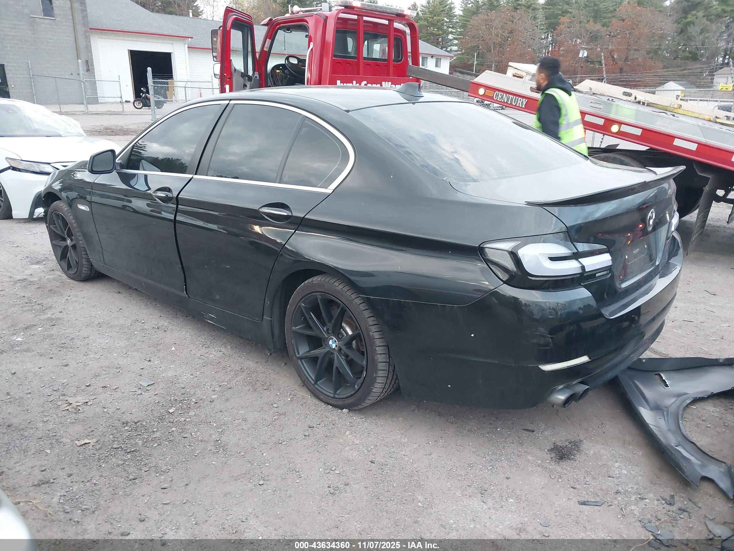 BMW 528I image 3