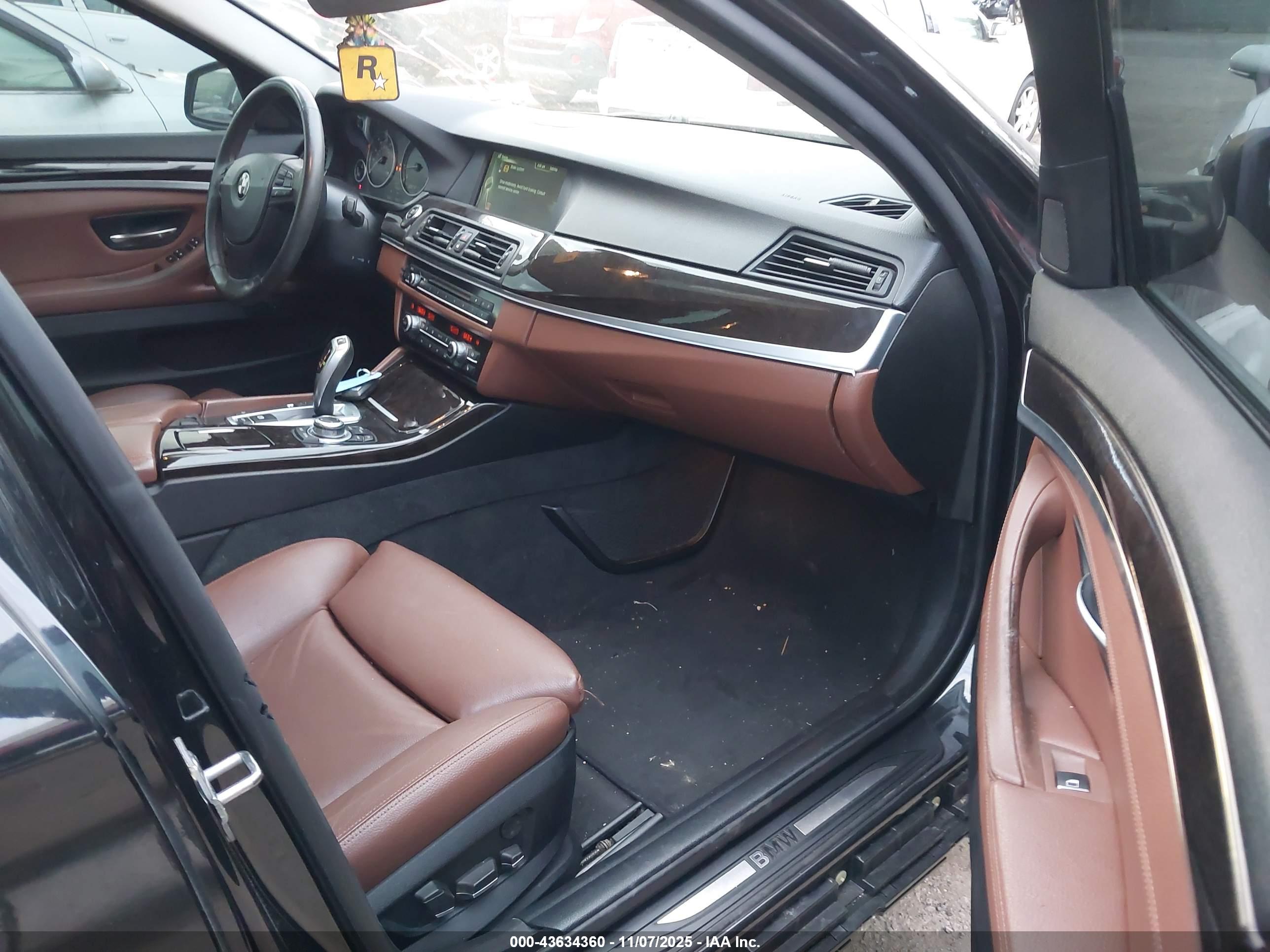 BMW 528I image 5