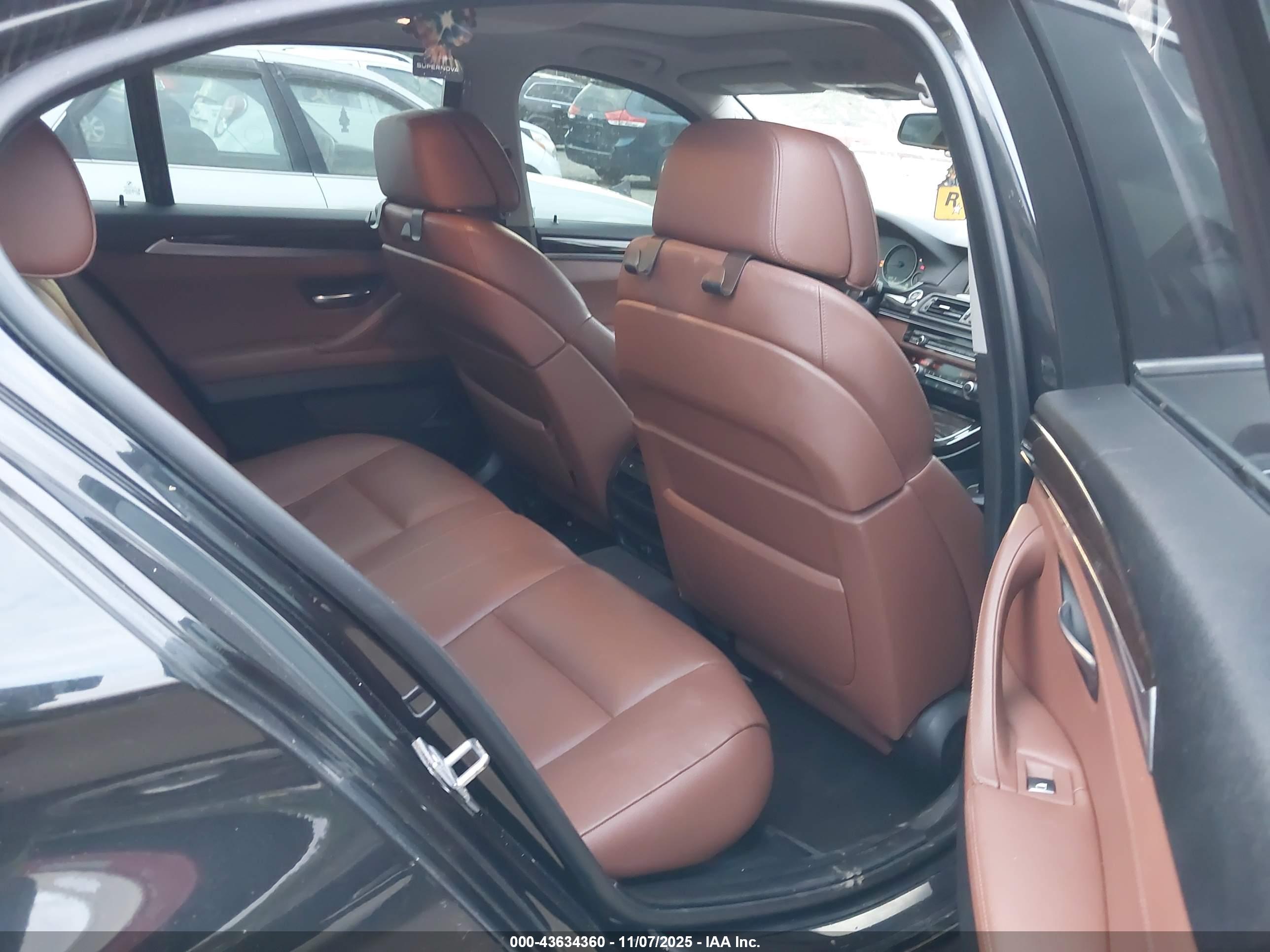 BMW 528I image 8
