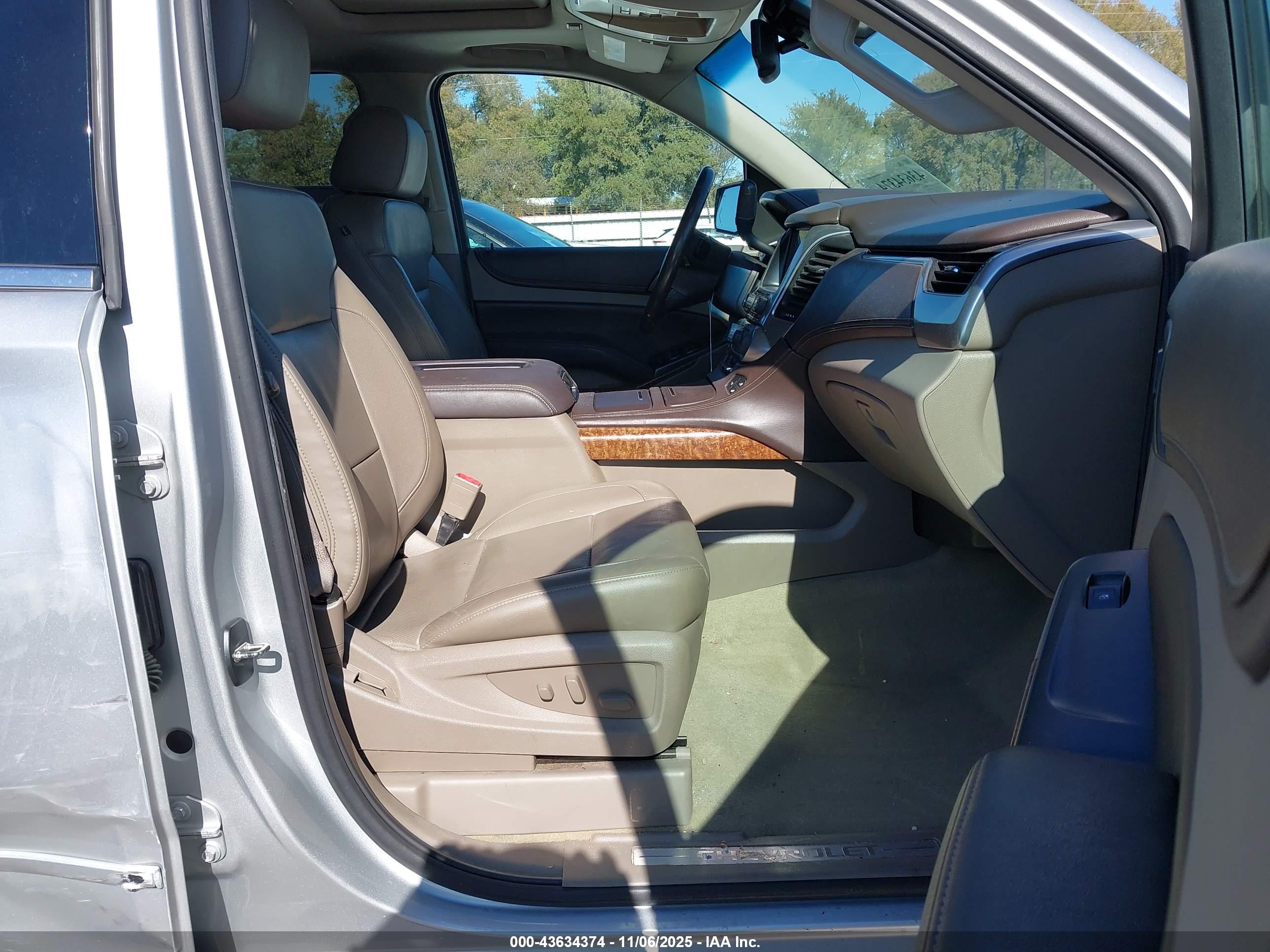 CHEVROLET TAHOE image 5