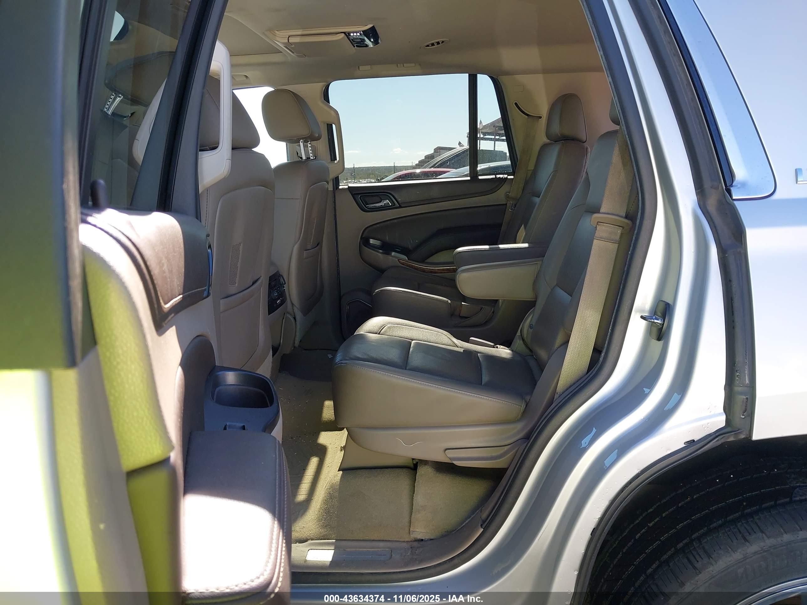 CHEVROLET TAHOE image 8