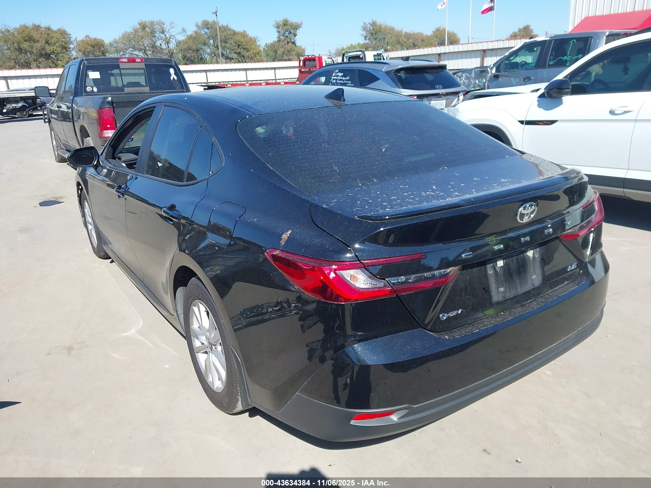 TOYOTA CAMRY image 3
