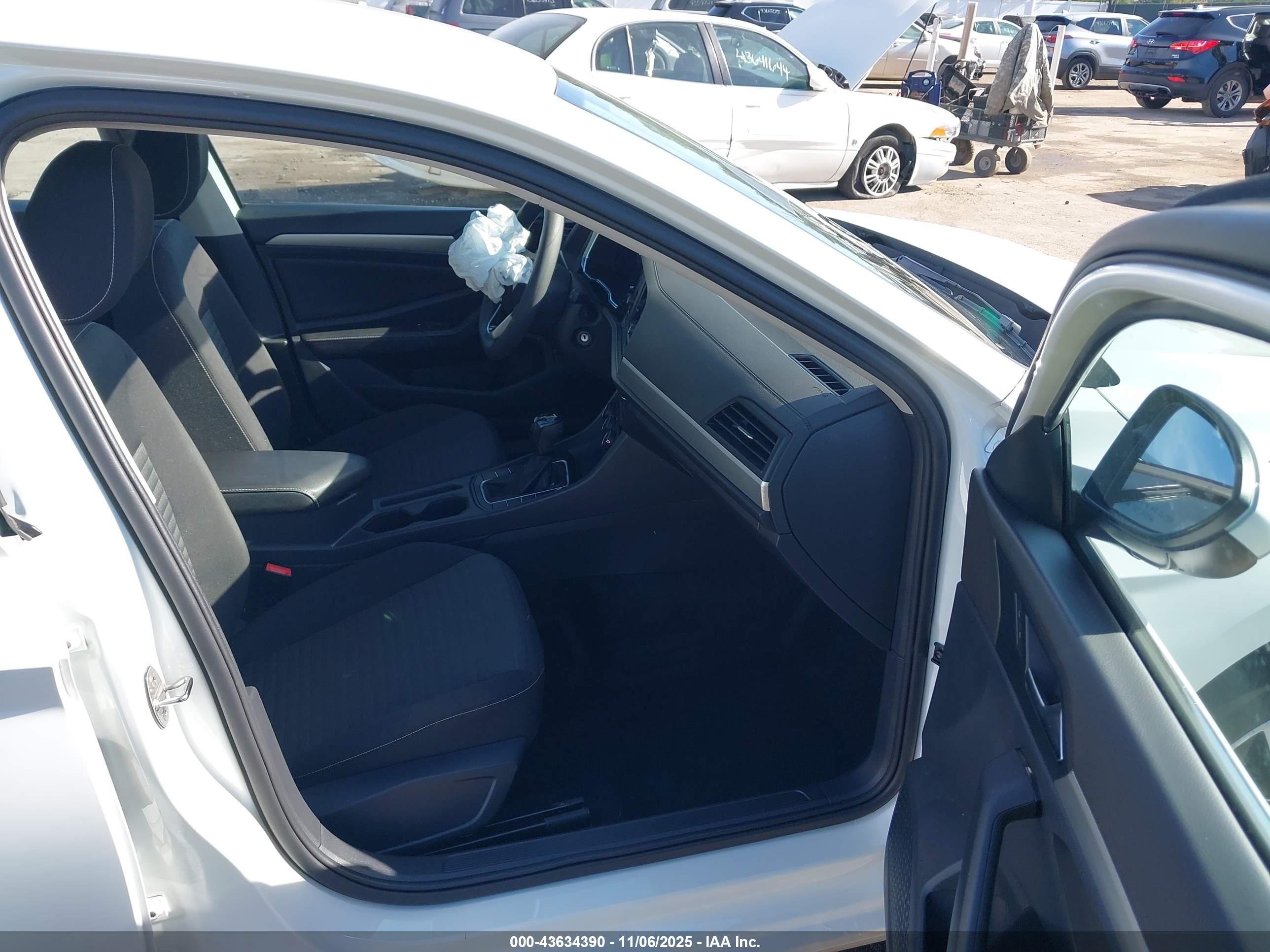 VOLKSWAGEN JETTA image 5