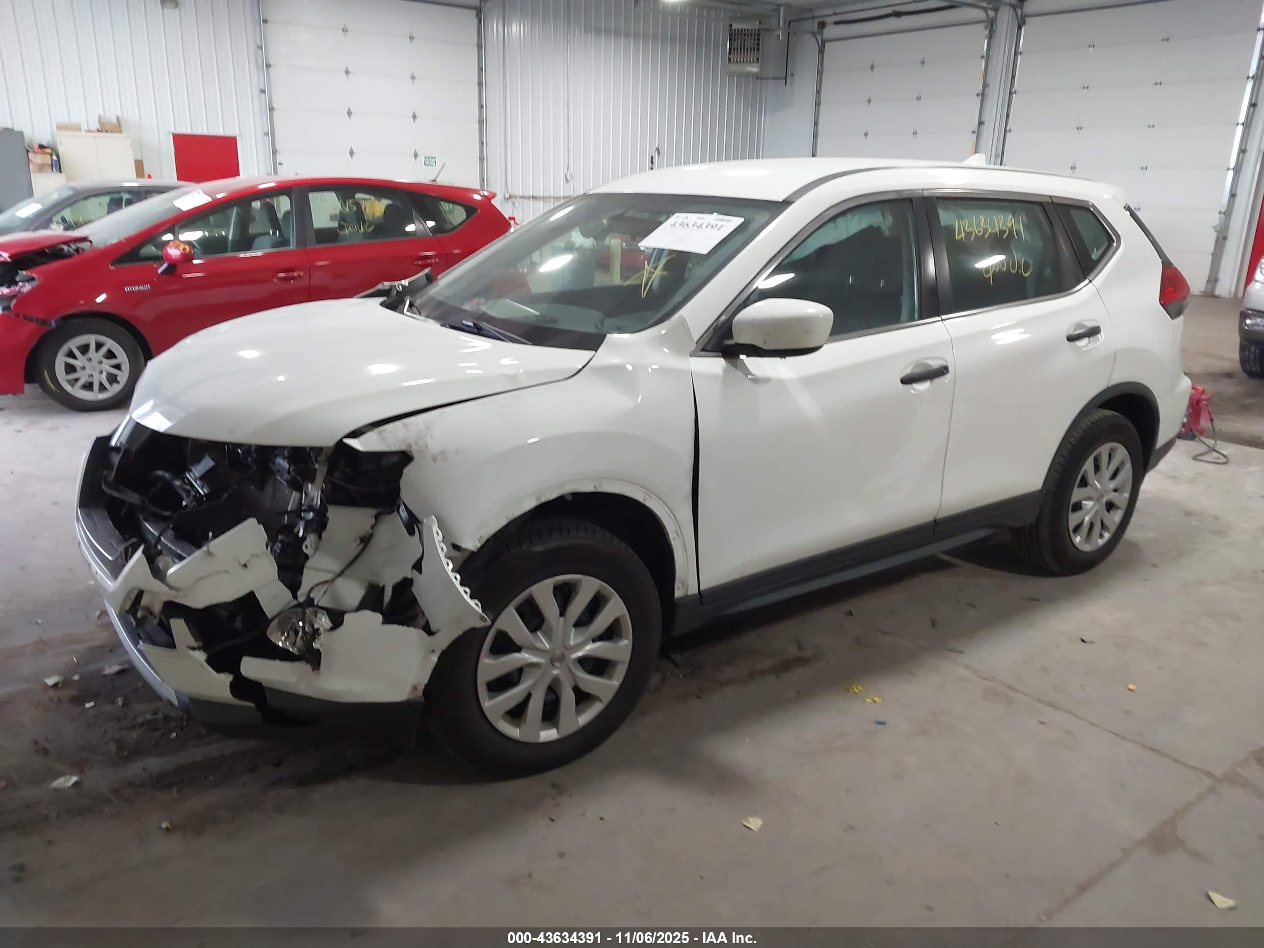 NISSAN ROGUE image 2