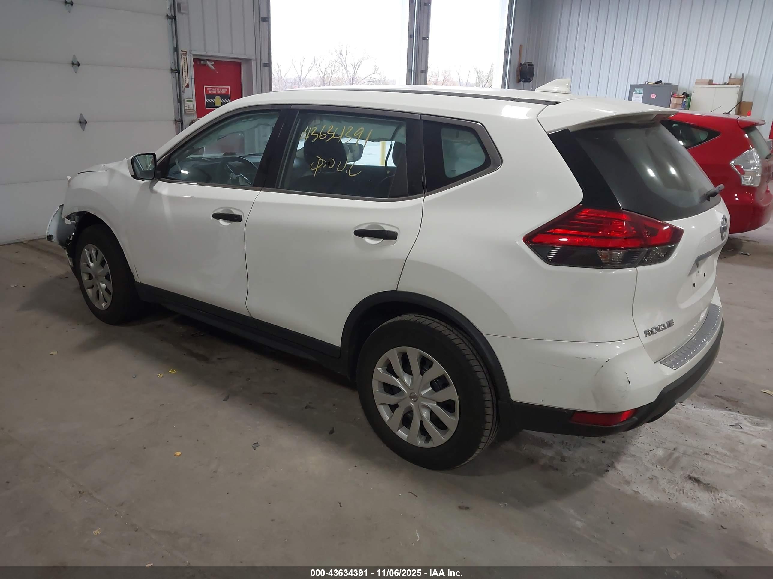 NISSAN ROGUE image 3