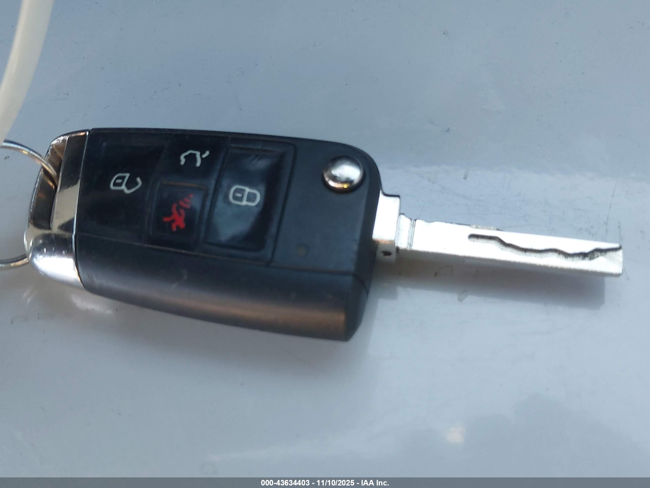 VOLKSWAGEN GOLF image 11