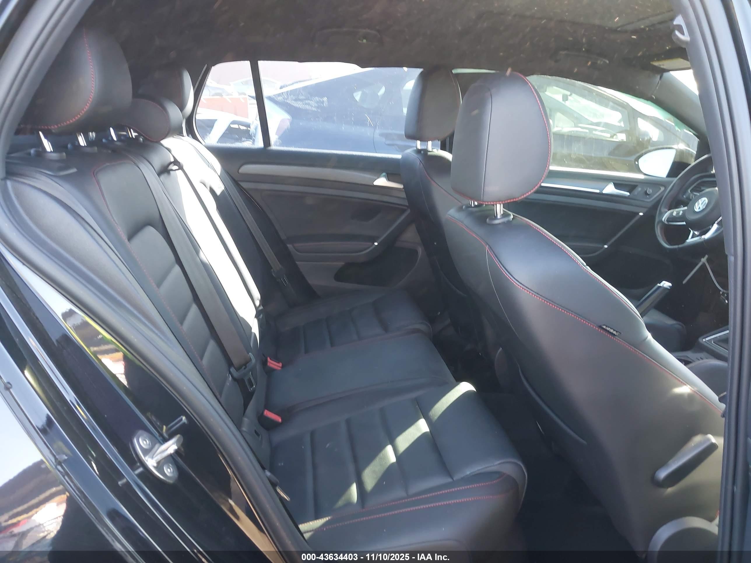VOLKSWAGEN GOLF image 8