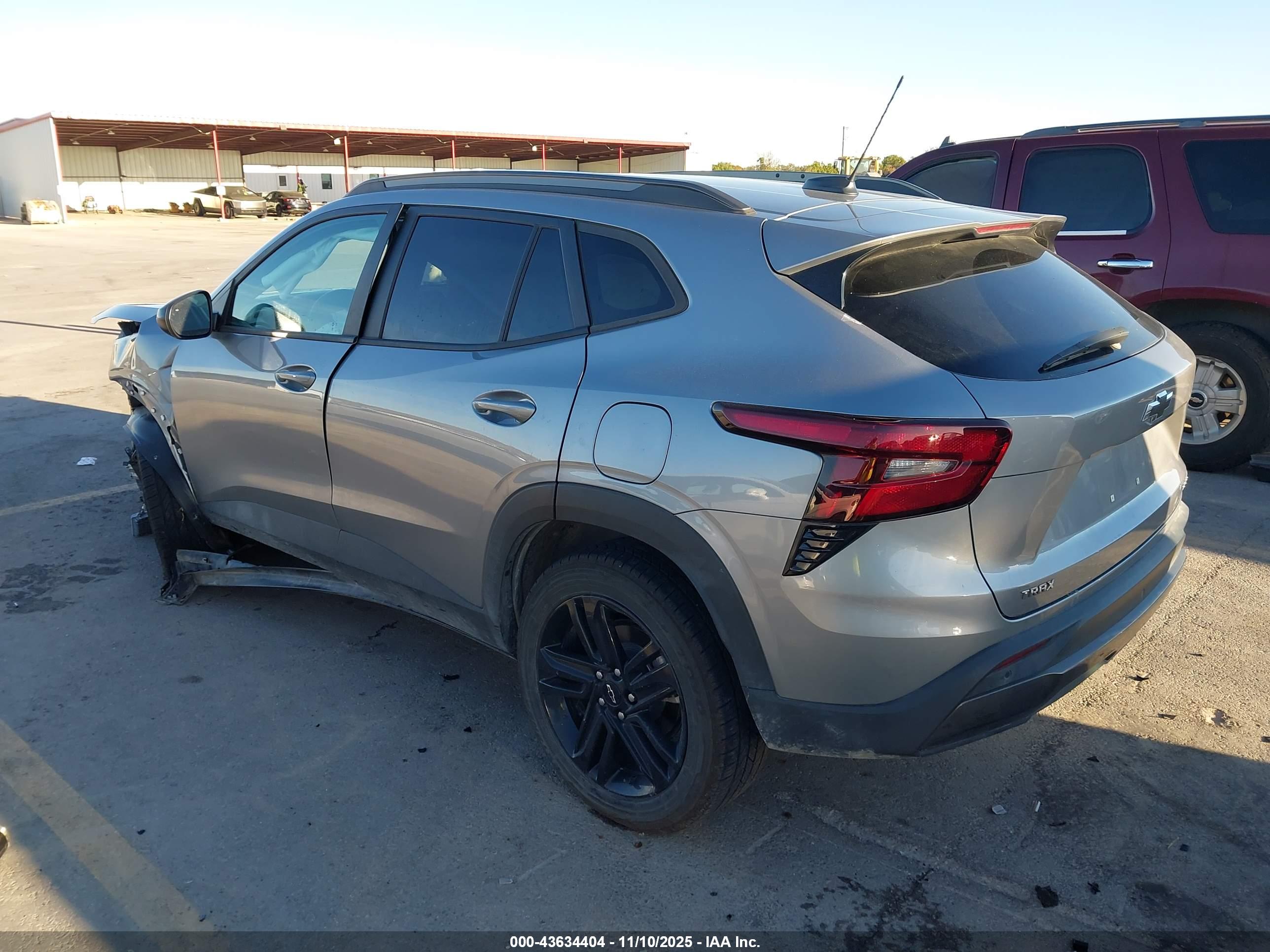 CHEVROLET TRAX image 3