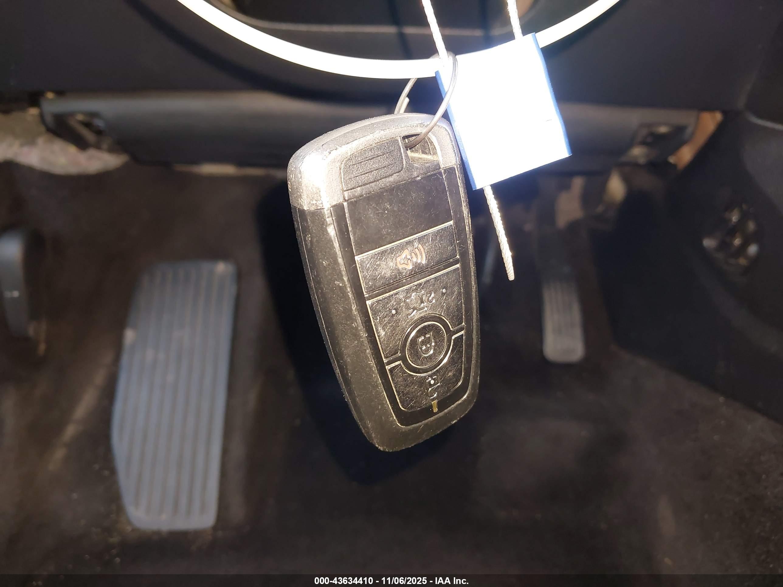 FORD FUSION image 11