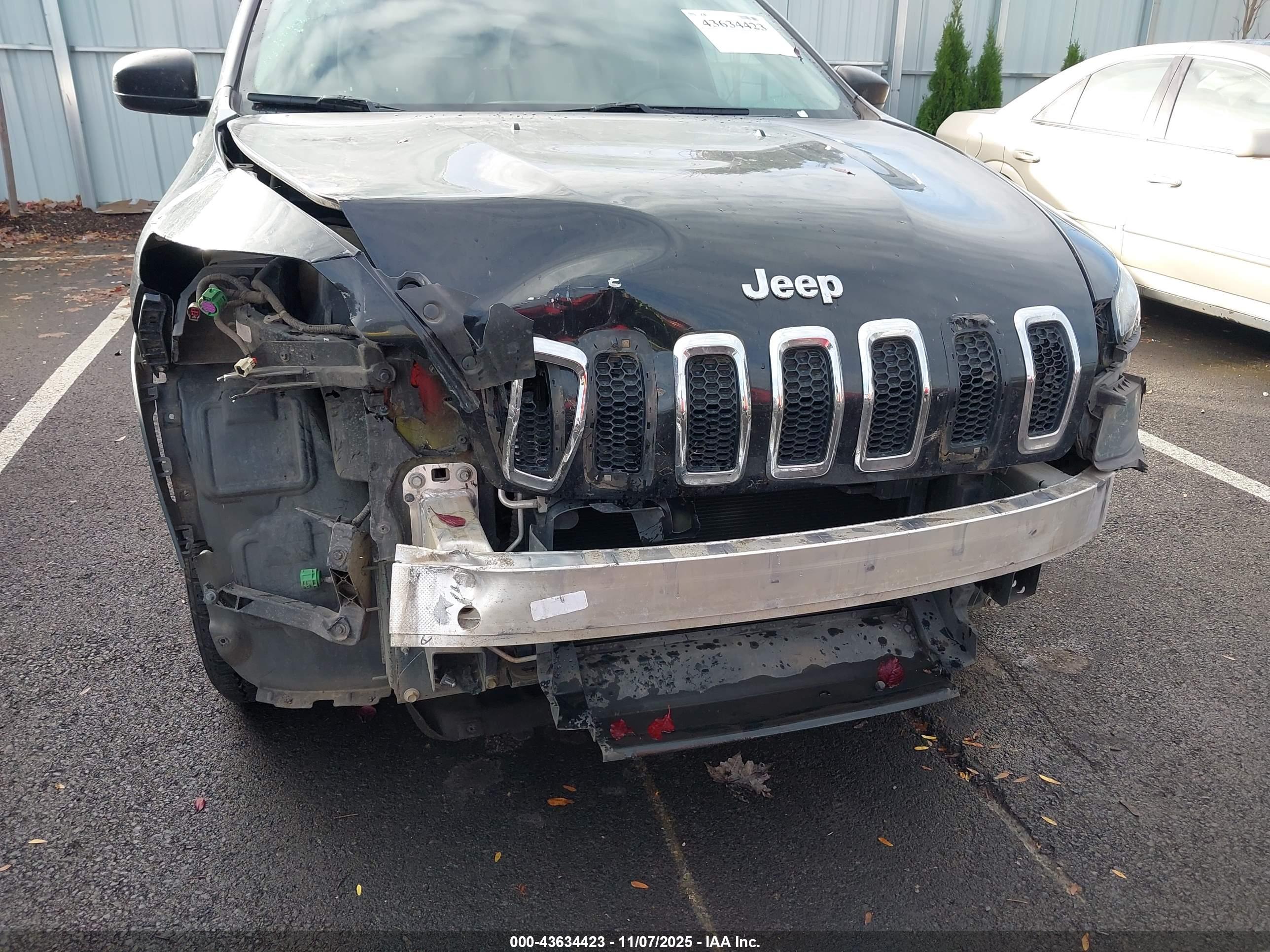 JEEP CHEROKEE image 6