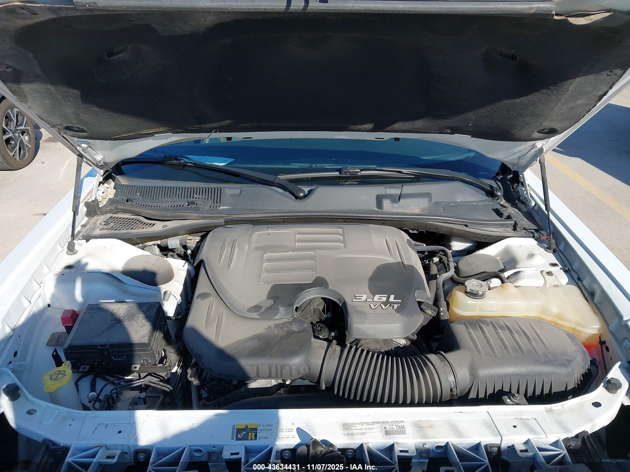 DODGE CHALLENGER image 10