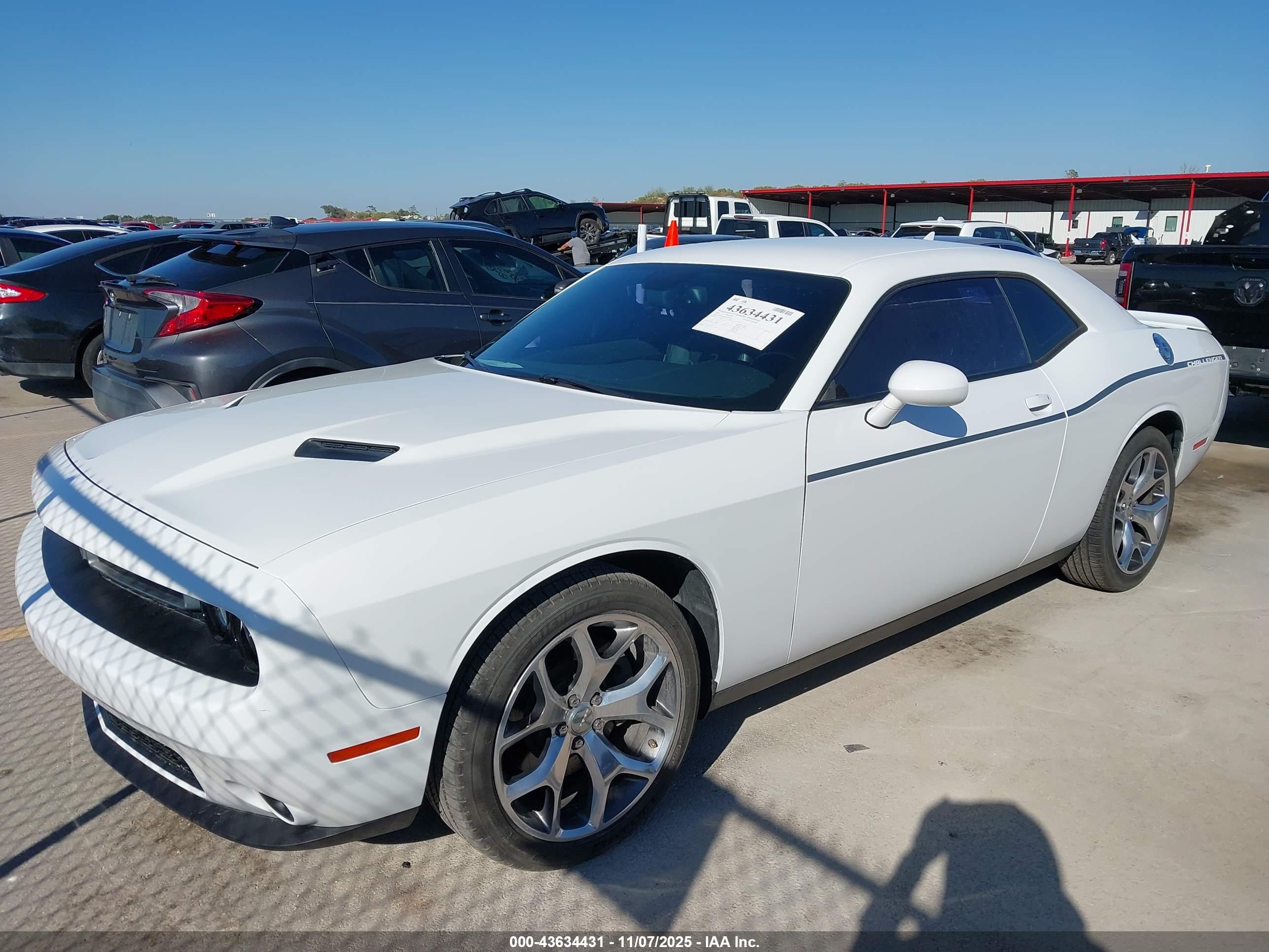 DODGE CHALLENGER image 2