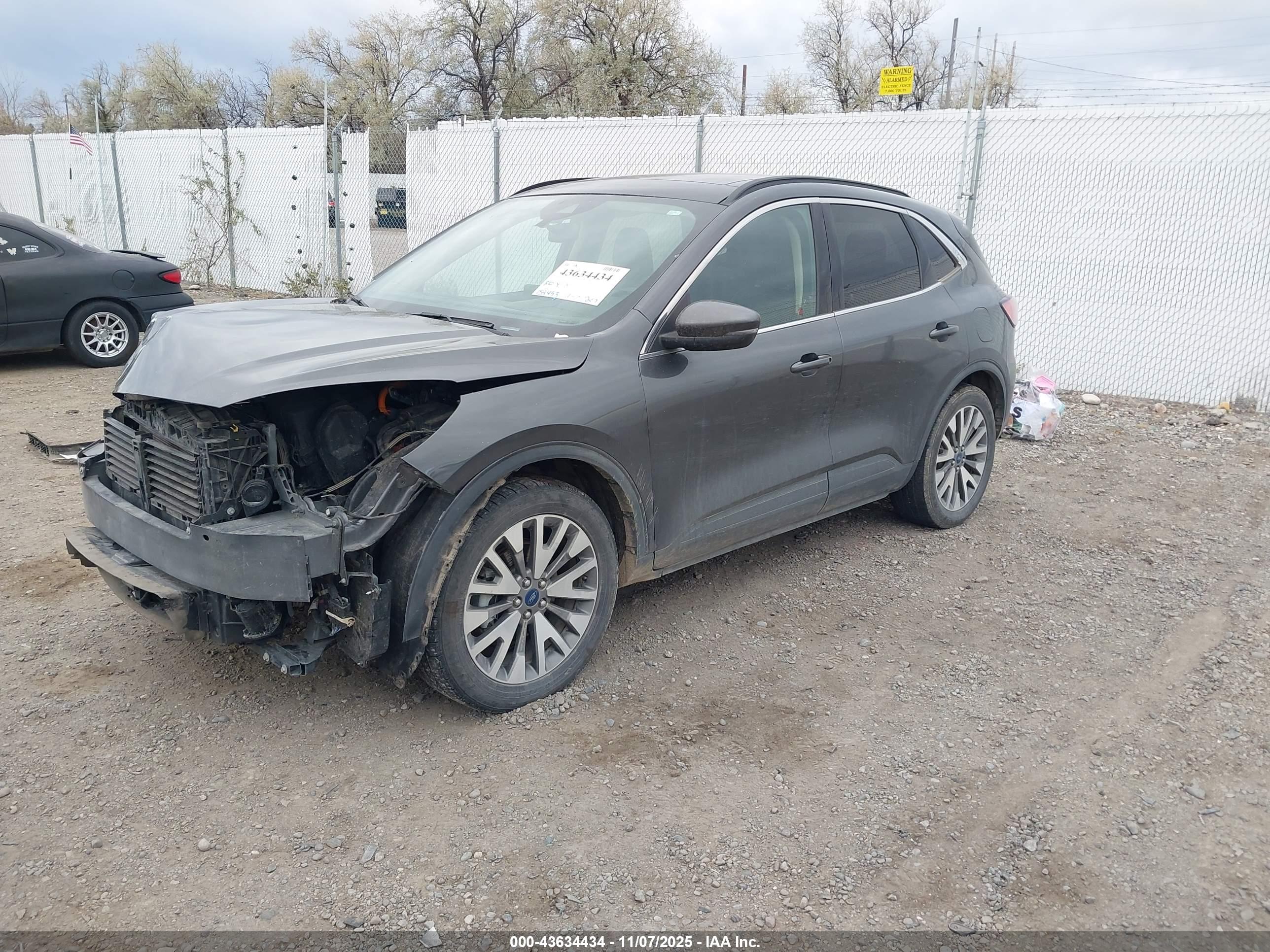 FORD ESCAPE image 2