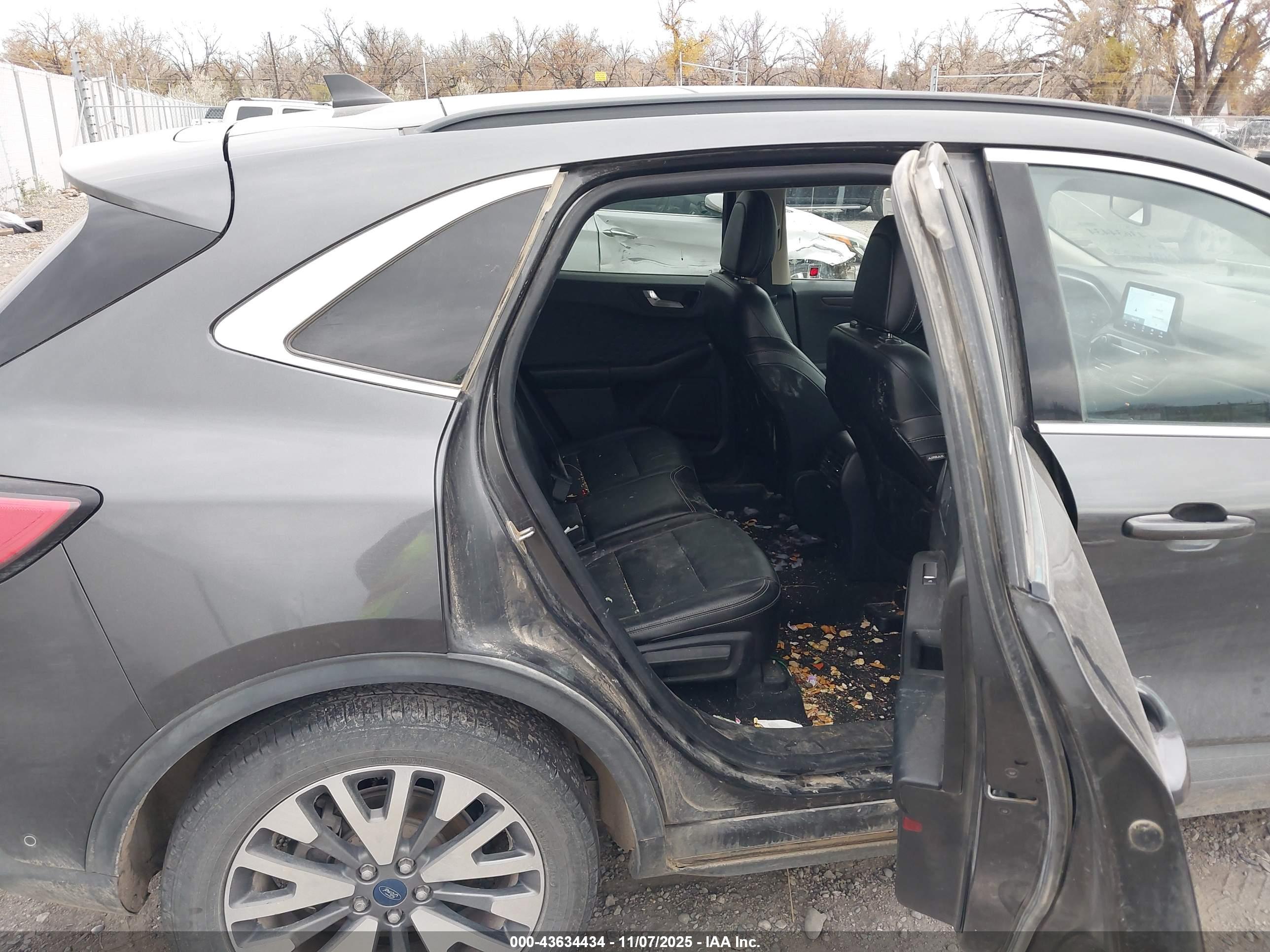 FORD ESCAPE image 8