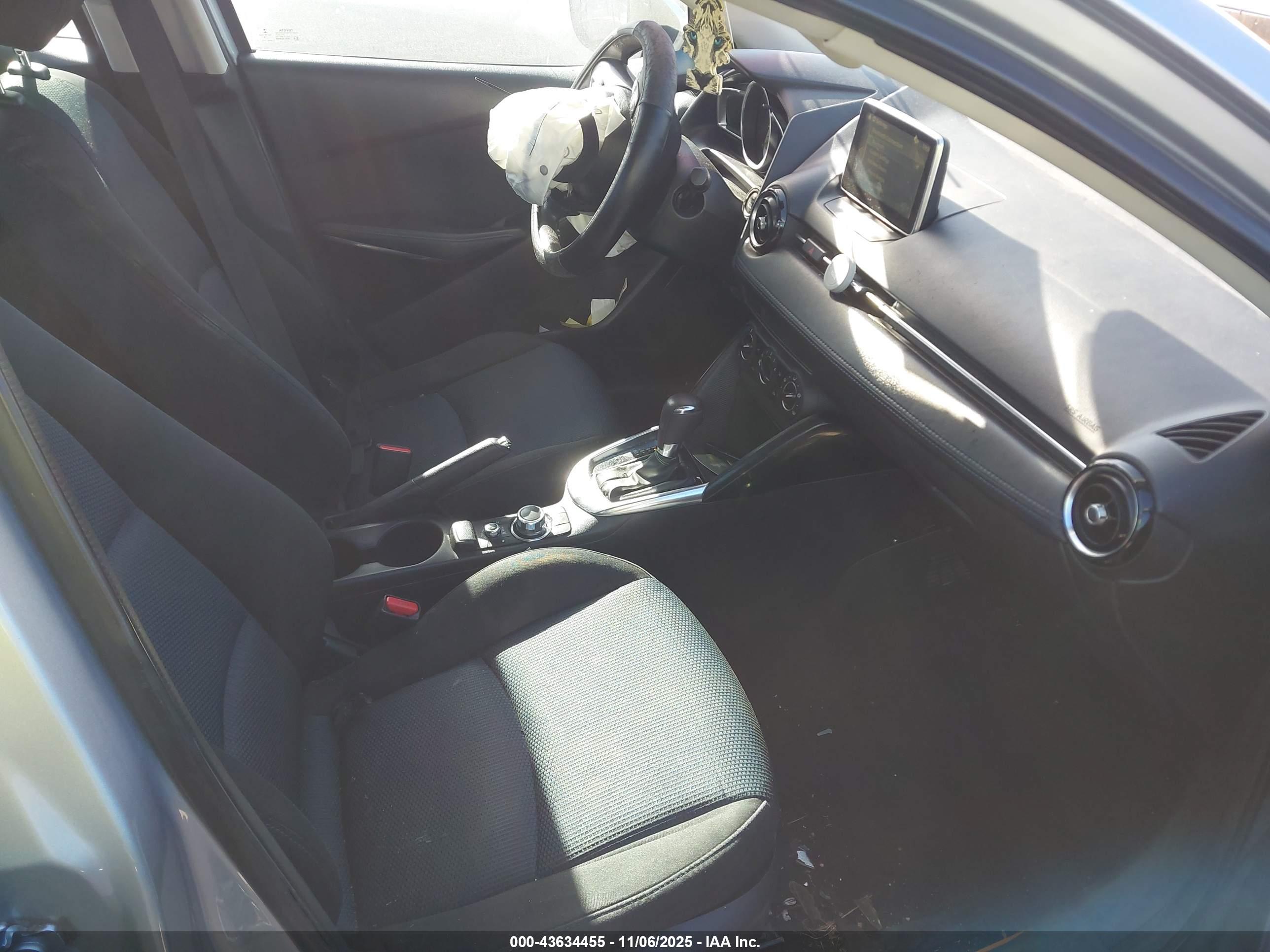 TOYOTA YARIS image 5