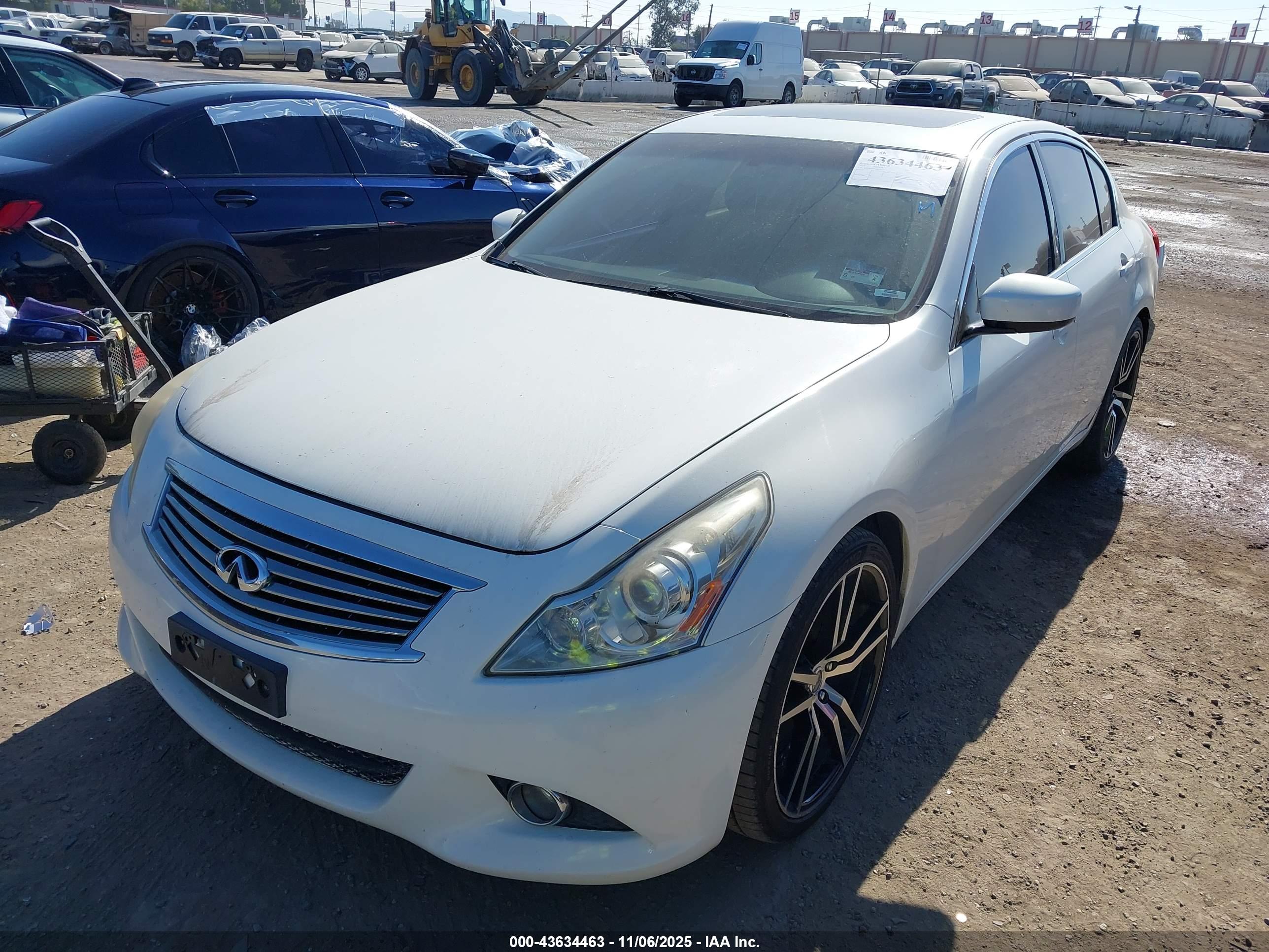 INFINITI G37 image 2