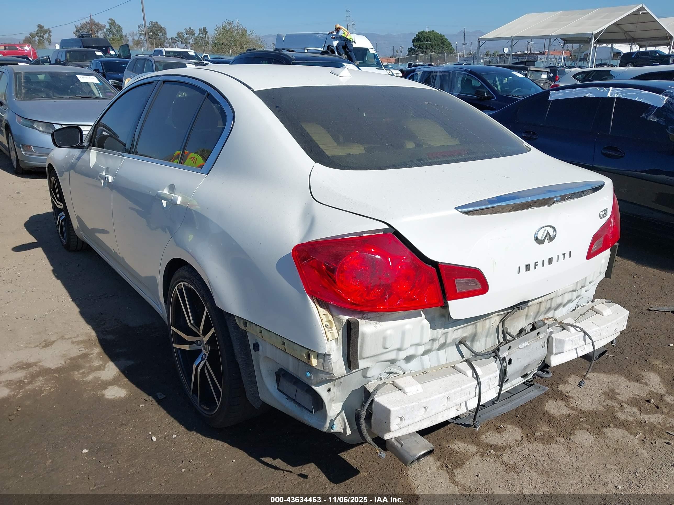 INFINITI G37 image 3