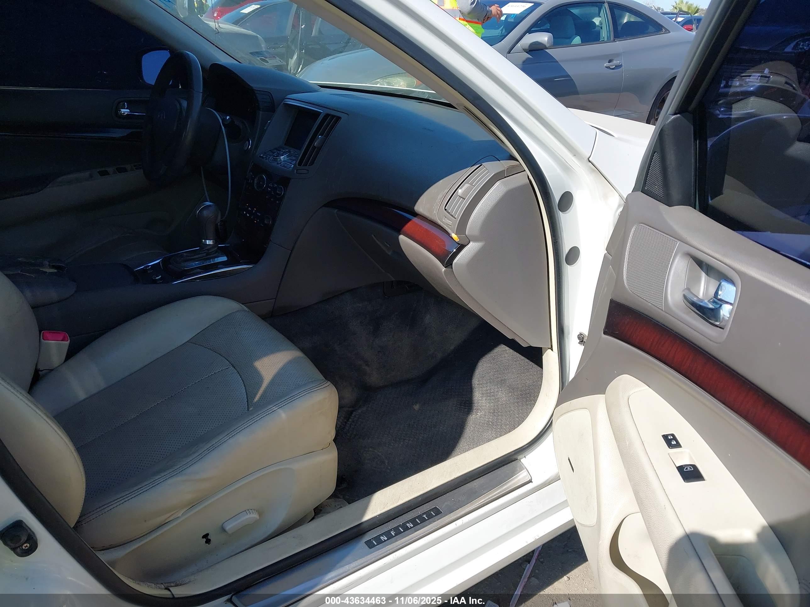 INFINITI G37 image 5