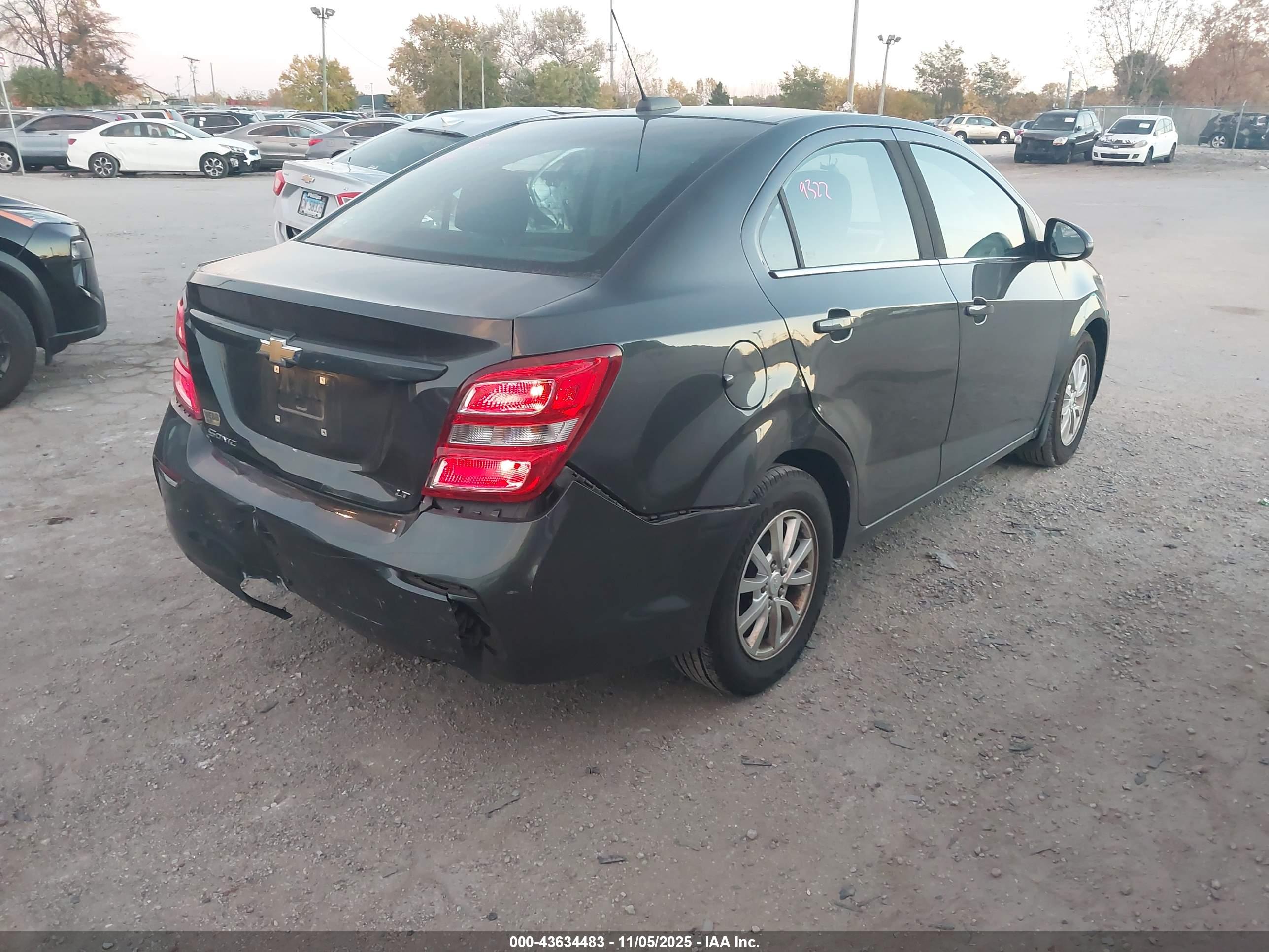 CHEVROLET SONIC image 4