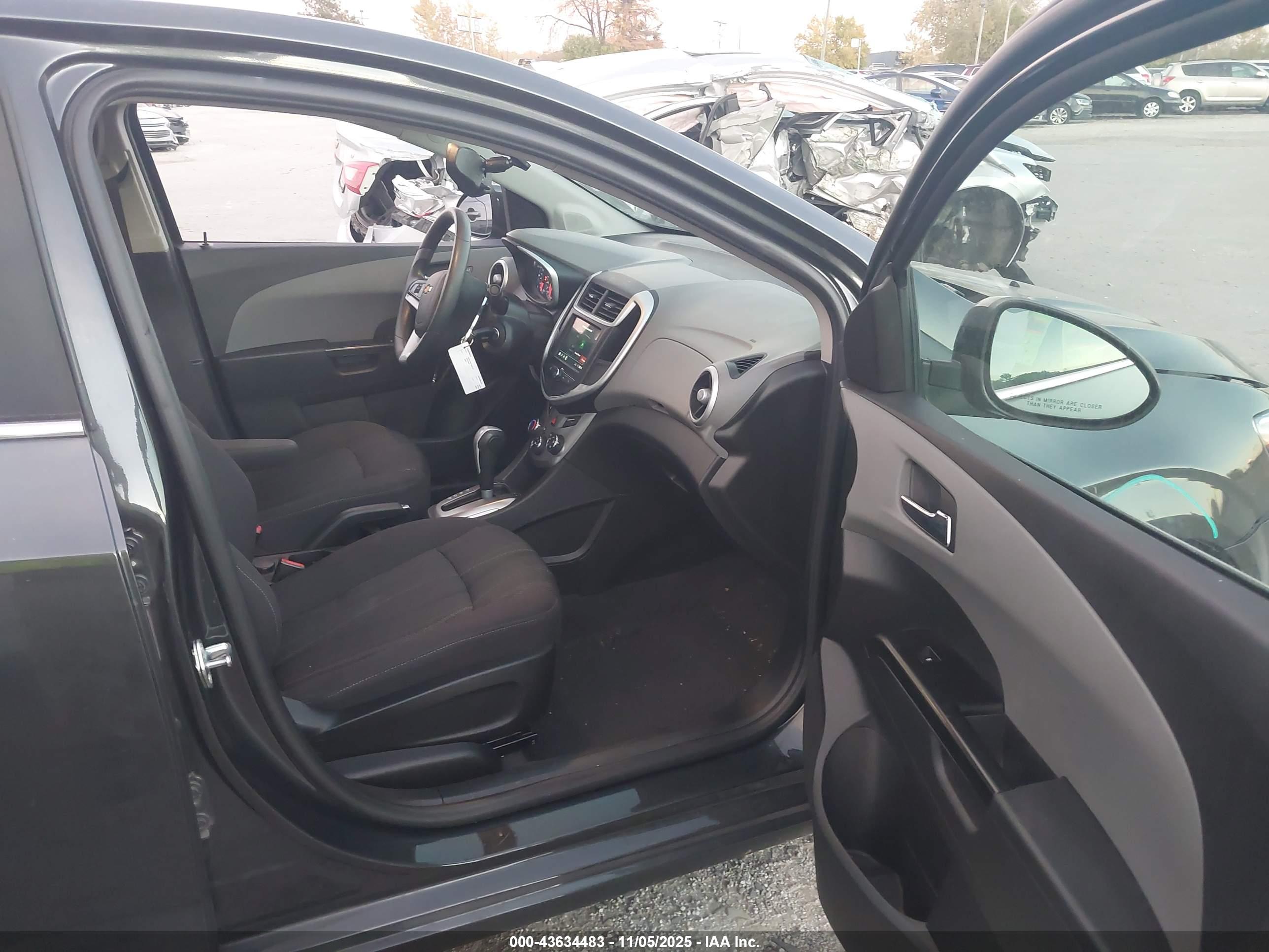 CHEVROLET SONIC image 5