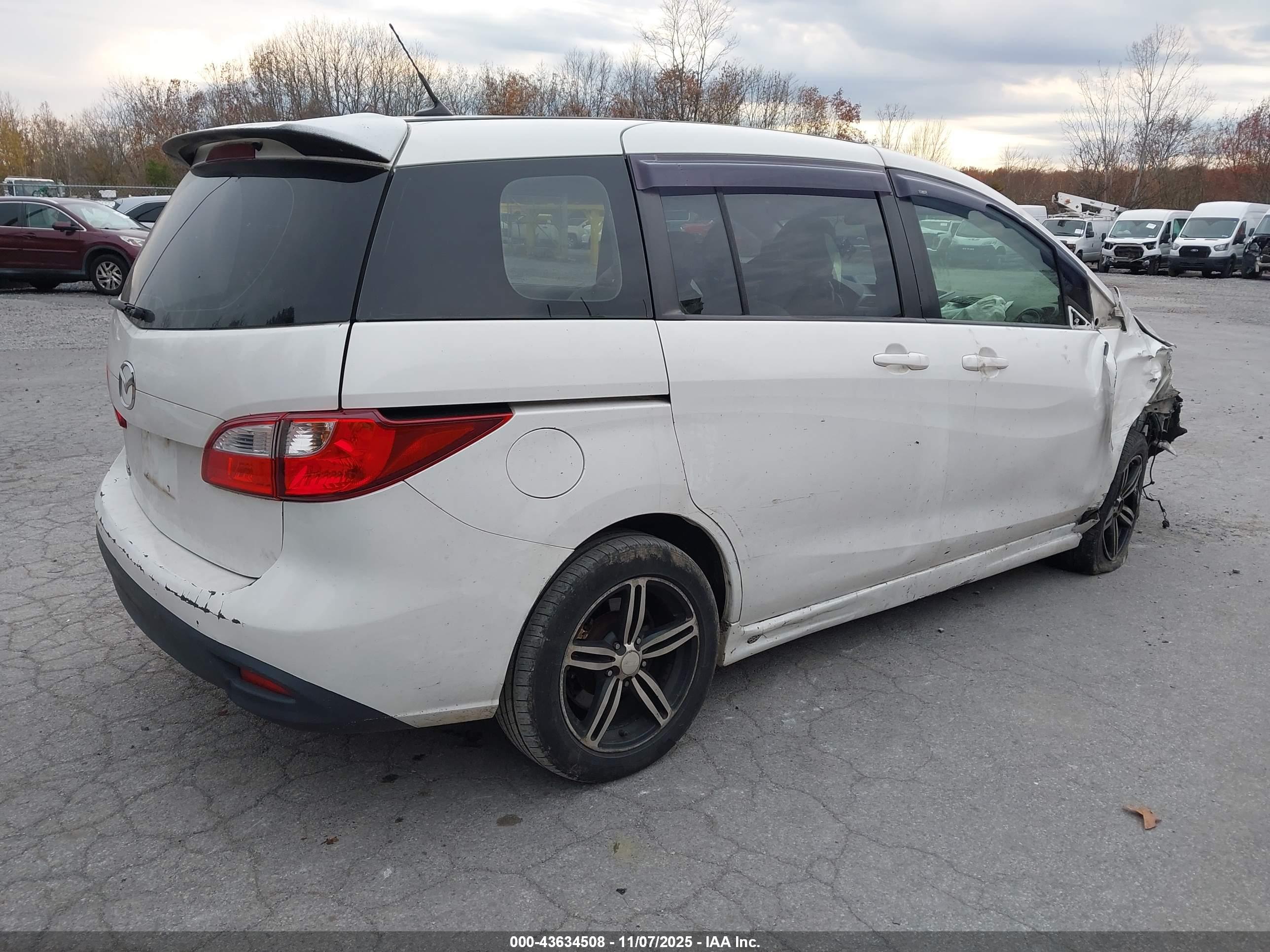 MAZDA MAZDA5 image 4