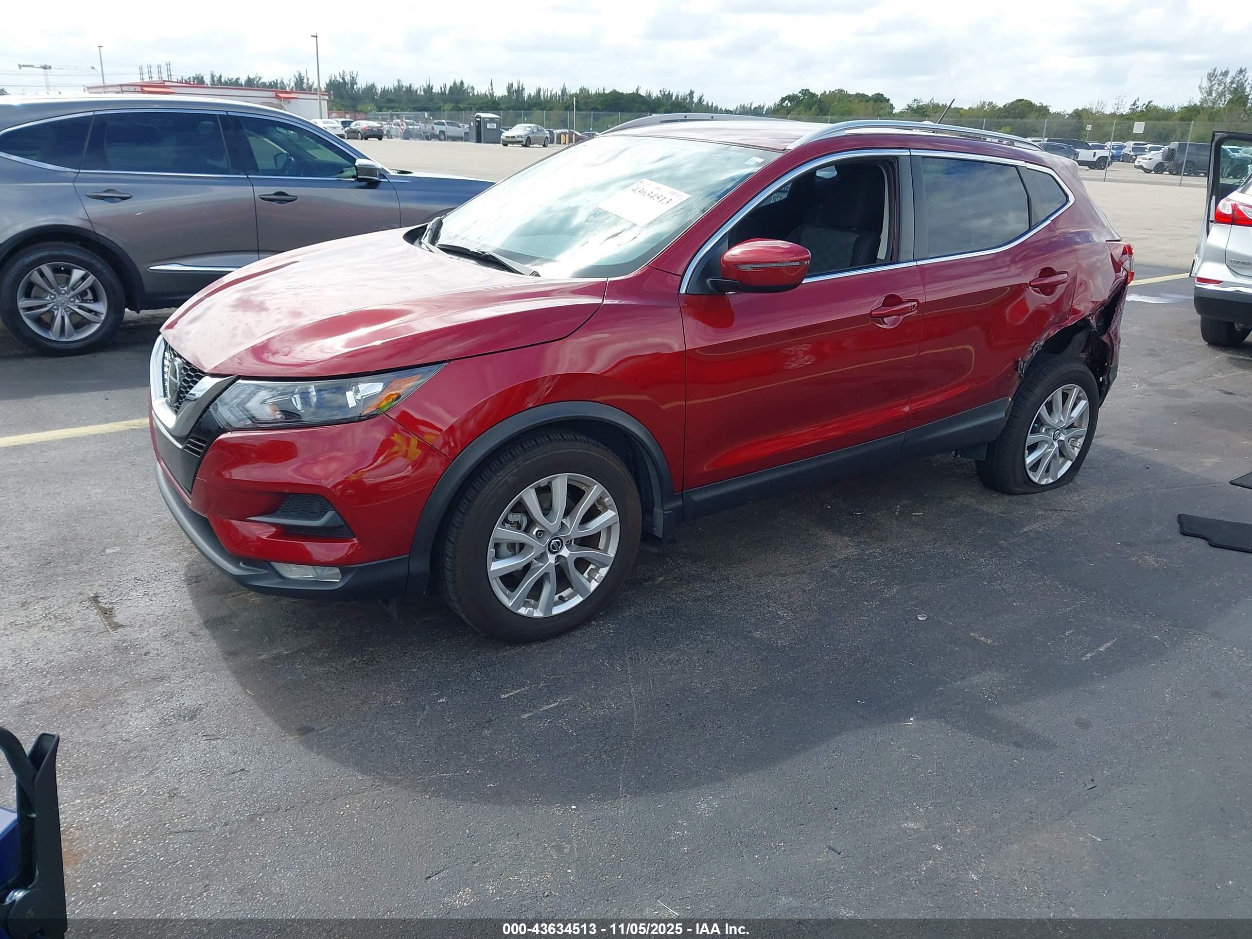 NISSAN ROGUE image 2
