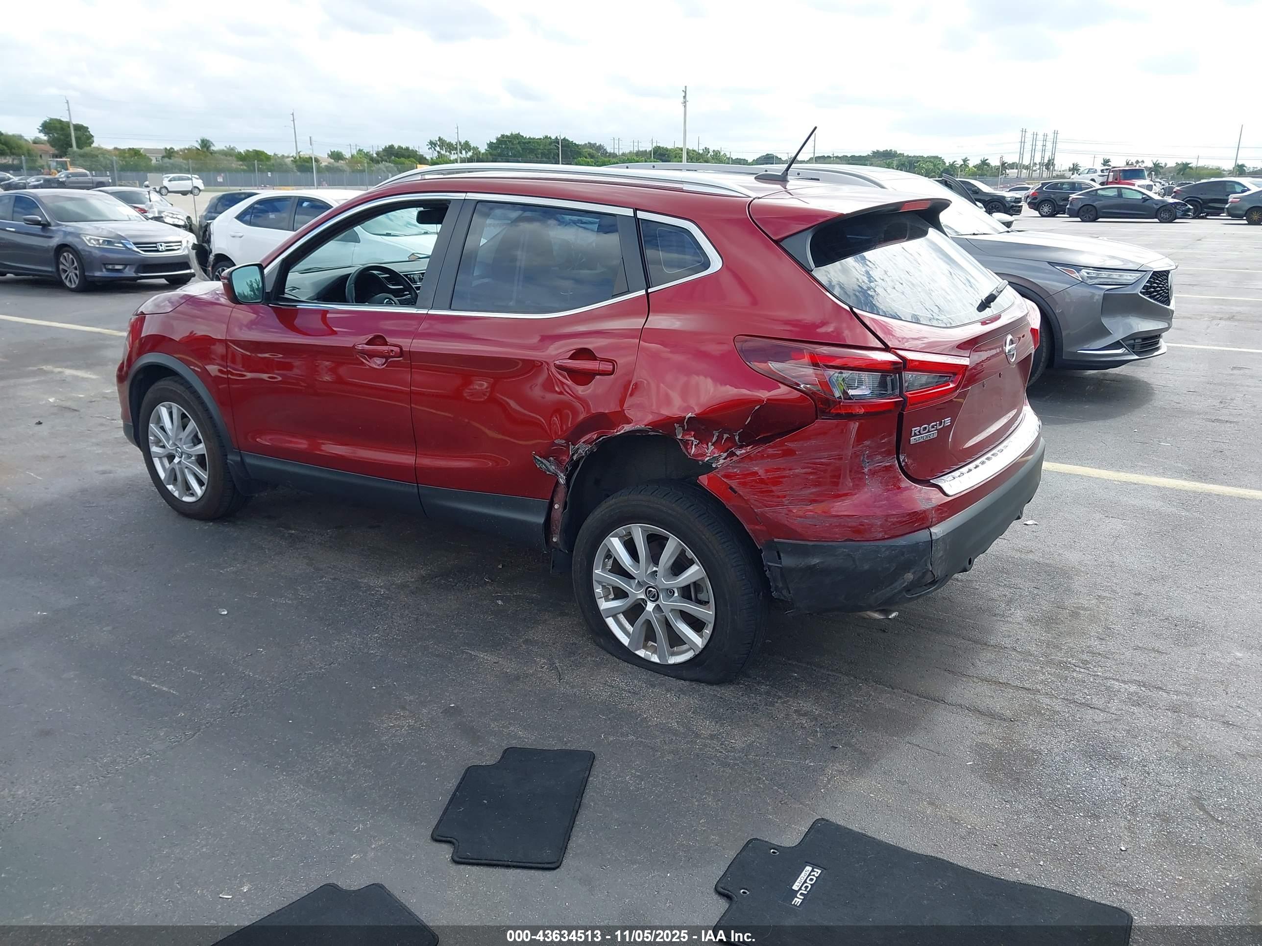 NISSAN ROGUE image 3