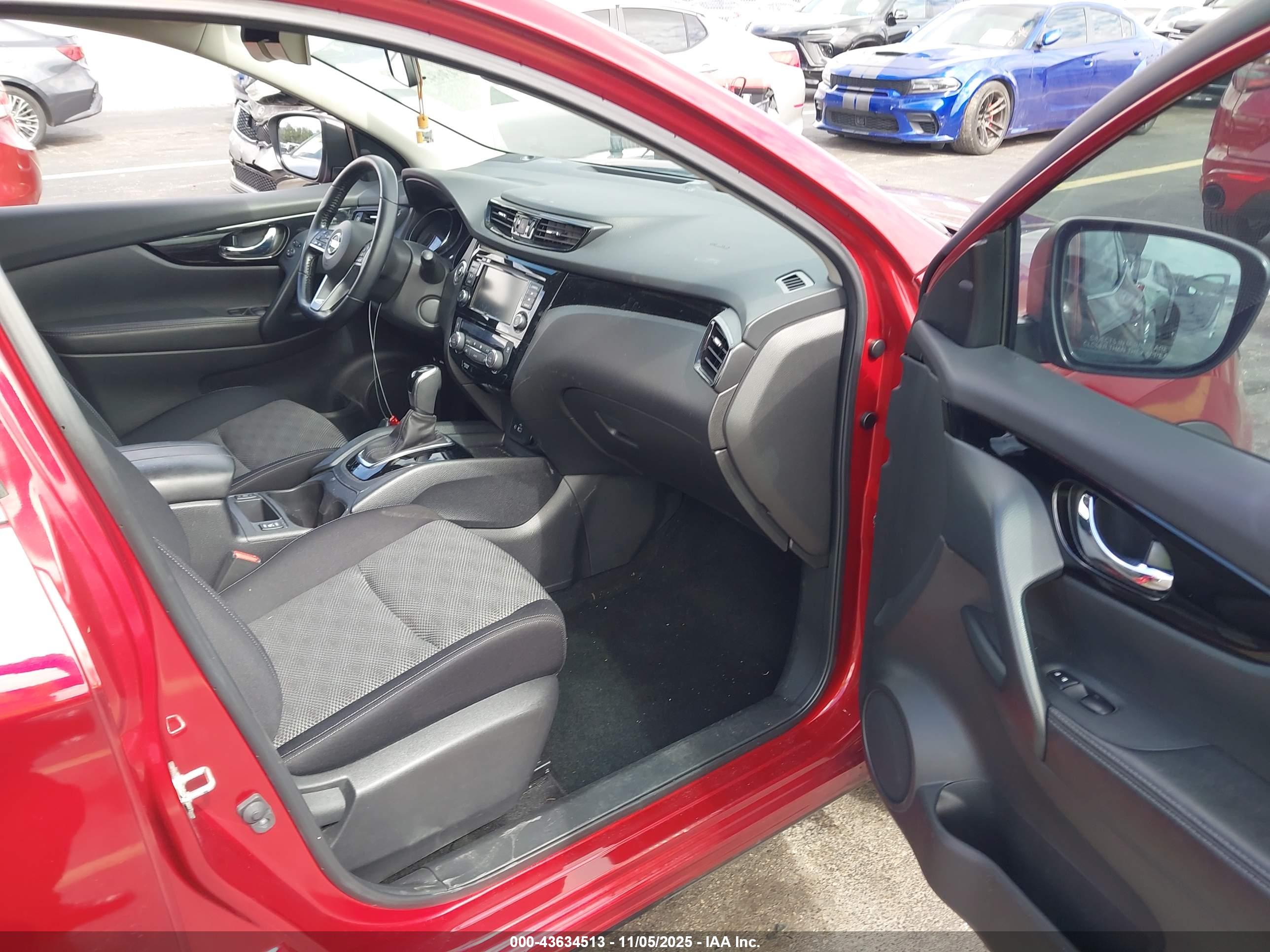 NISSAN ROGUE image 5