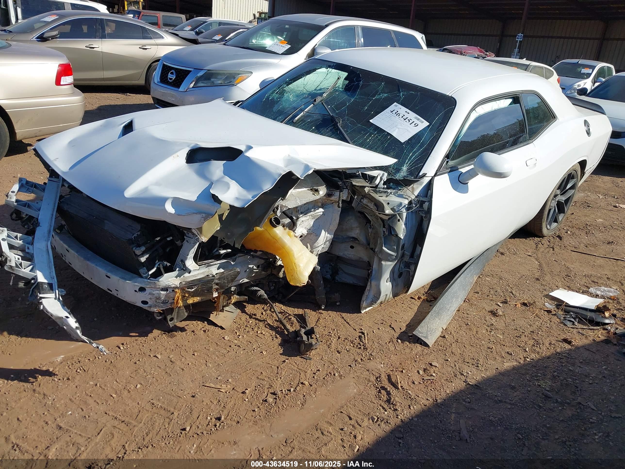 DODGE CHALLENGER image 2