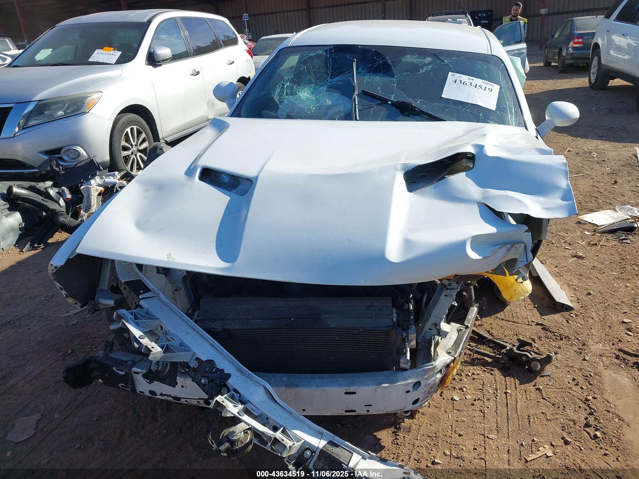 DODGE CHALLENGER image 6