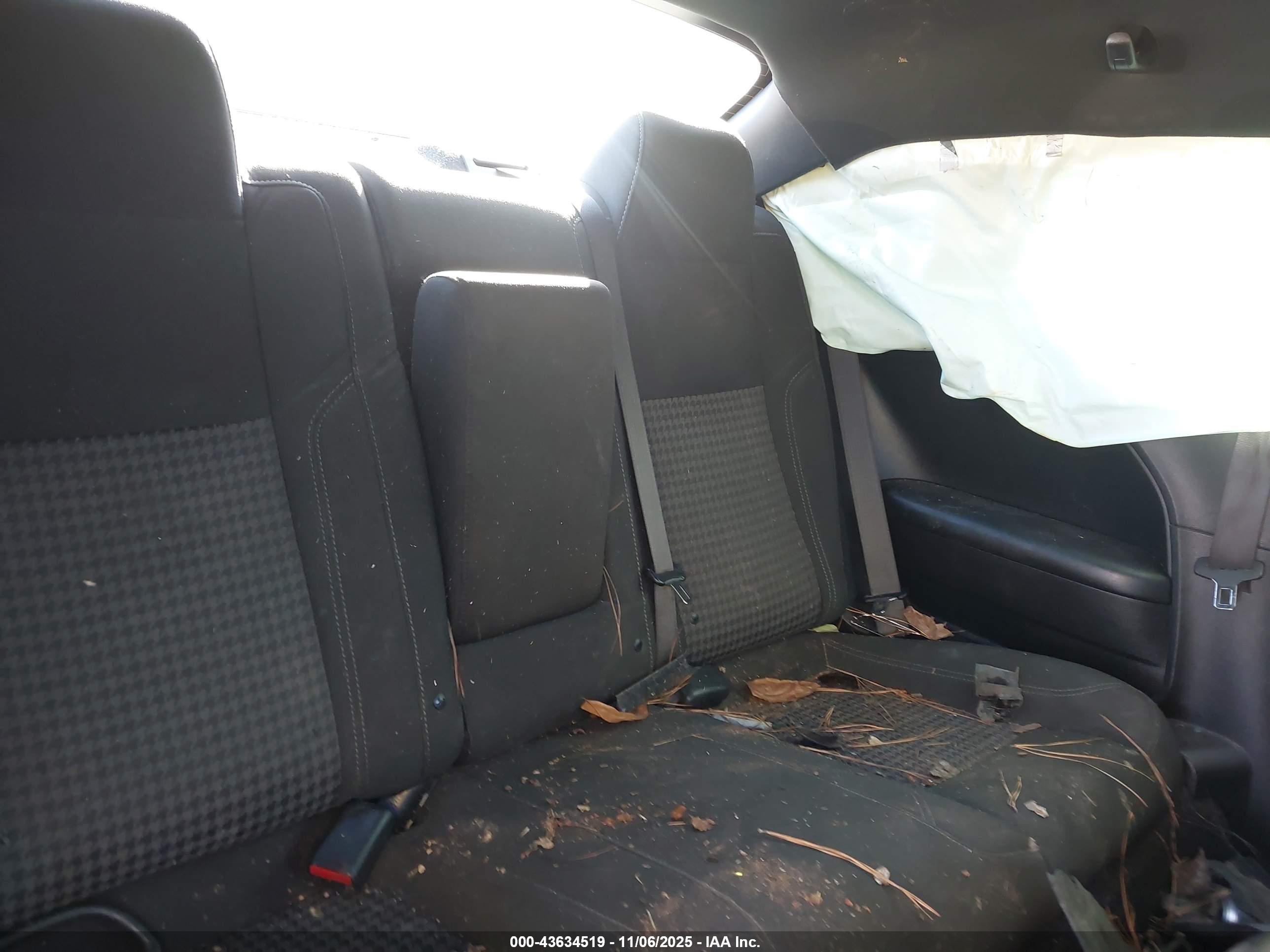 DODGE CHALLENGER image 8