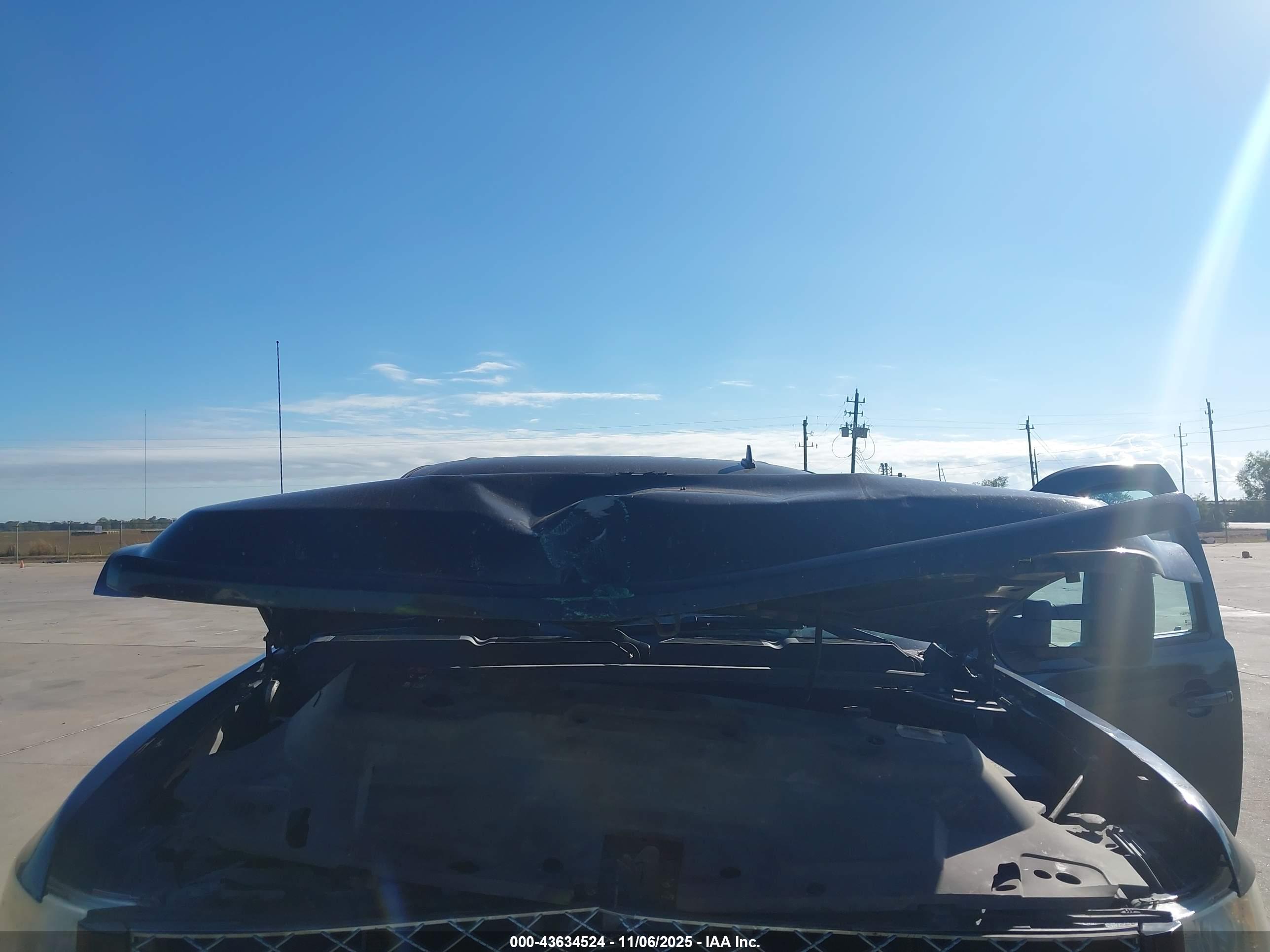 CHEVROLET SILVERADO image 10