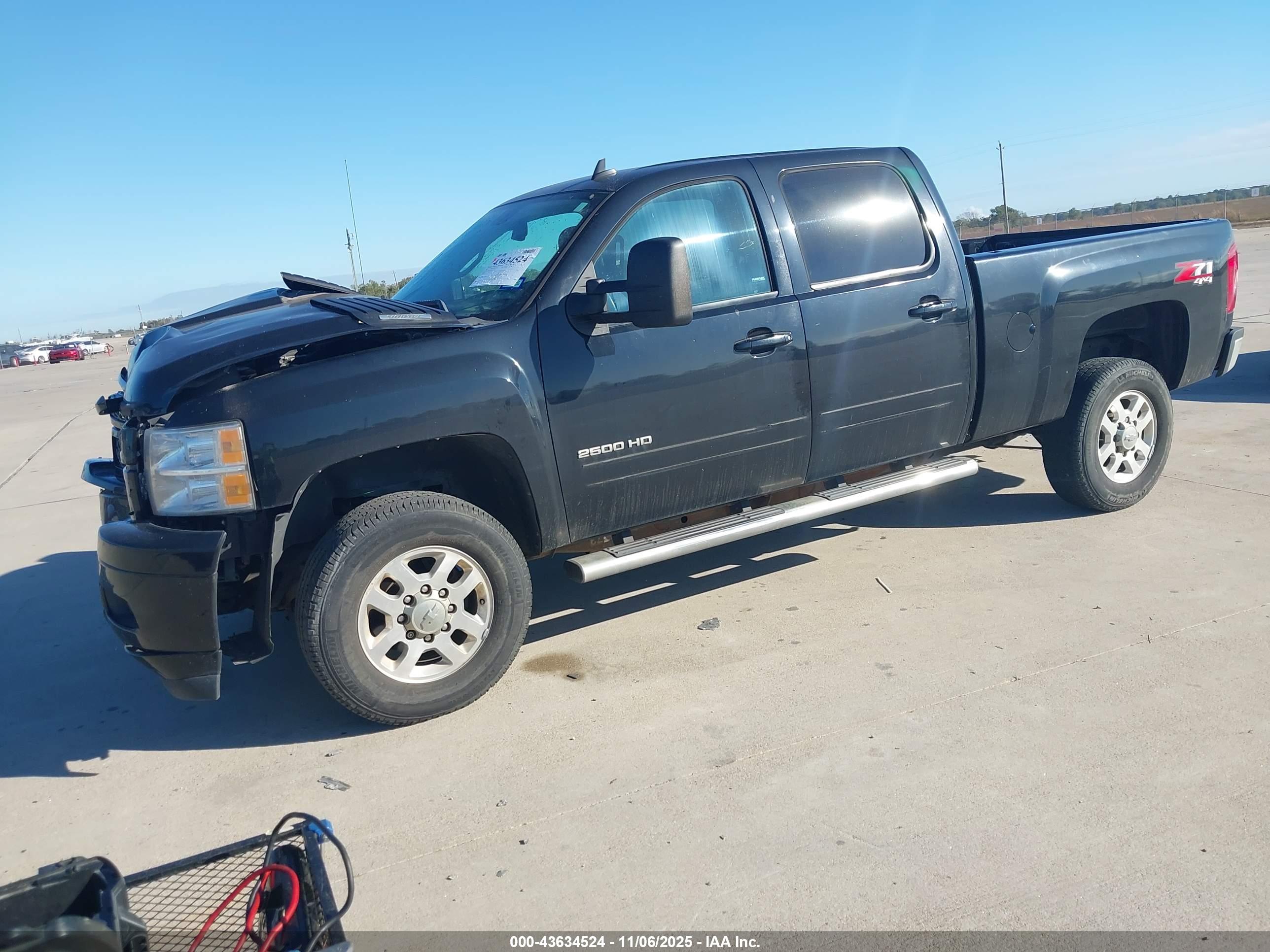 CHEVROLET SILVERADO image 2