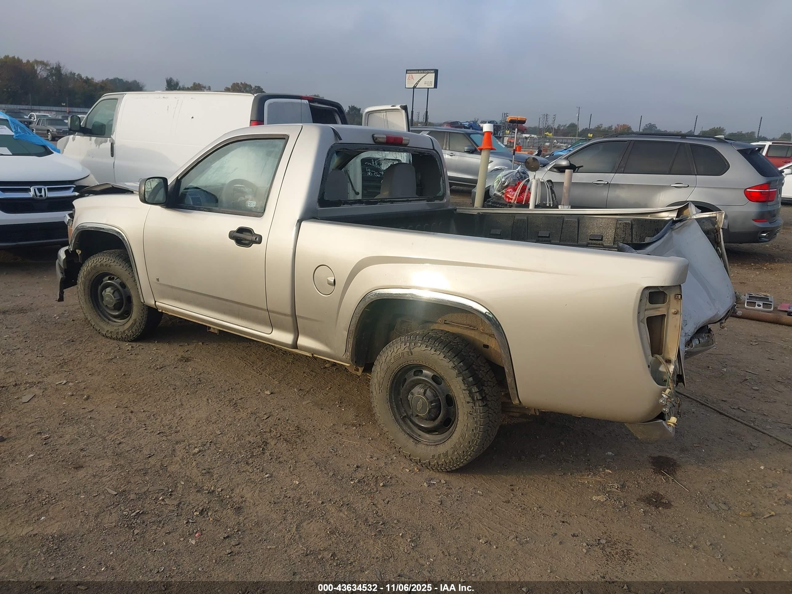 CHEVROLET COLORADO image 3