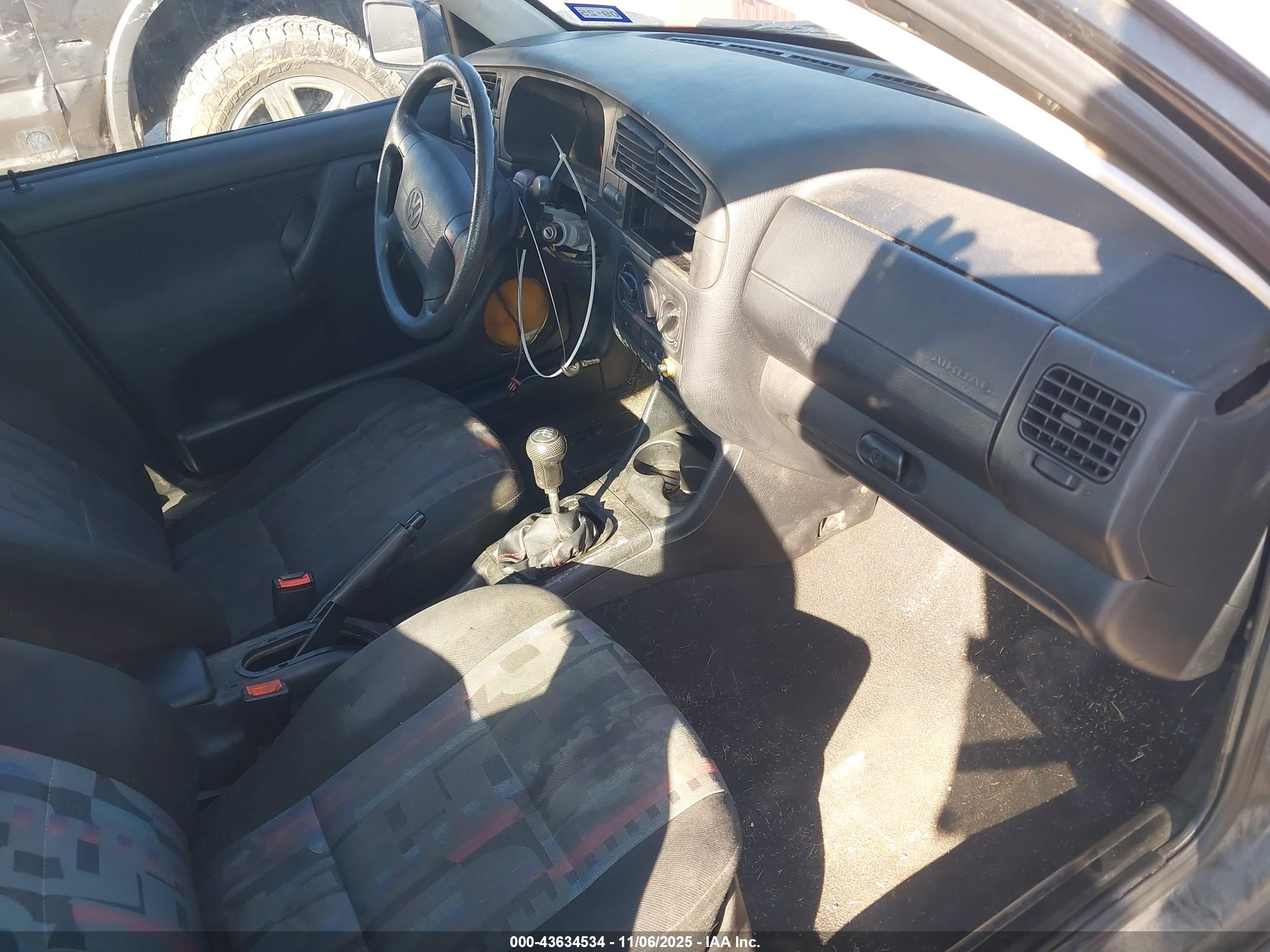 VOLKSWAGEN JETTA image 5