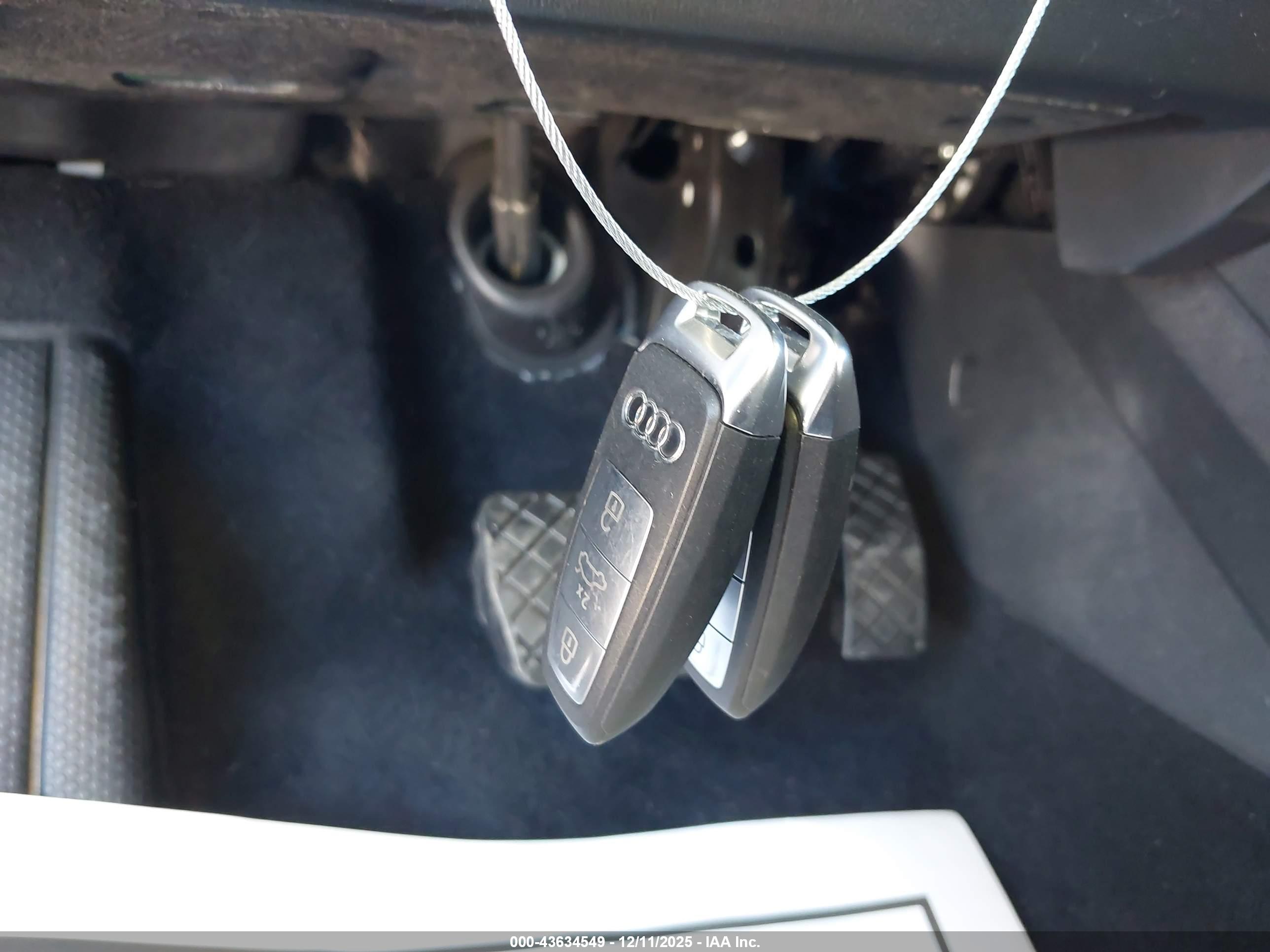 AUDI Q4 image 11