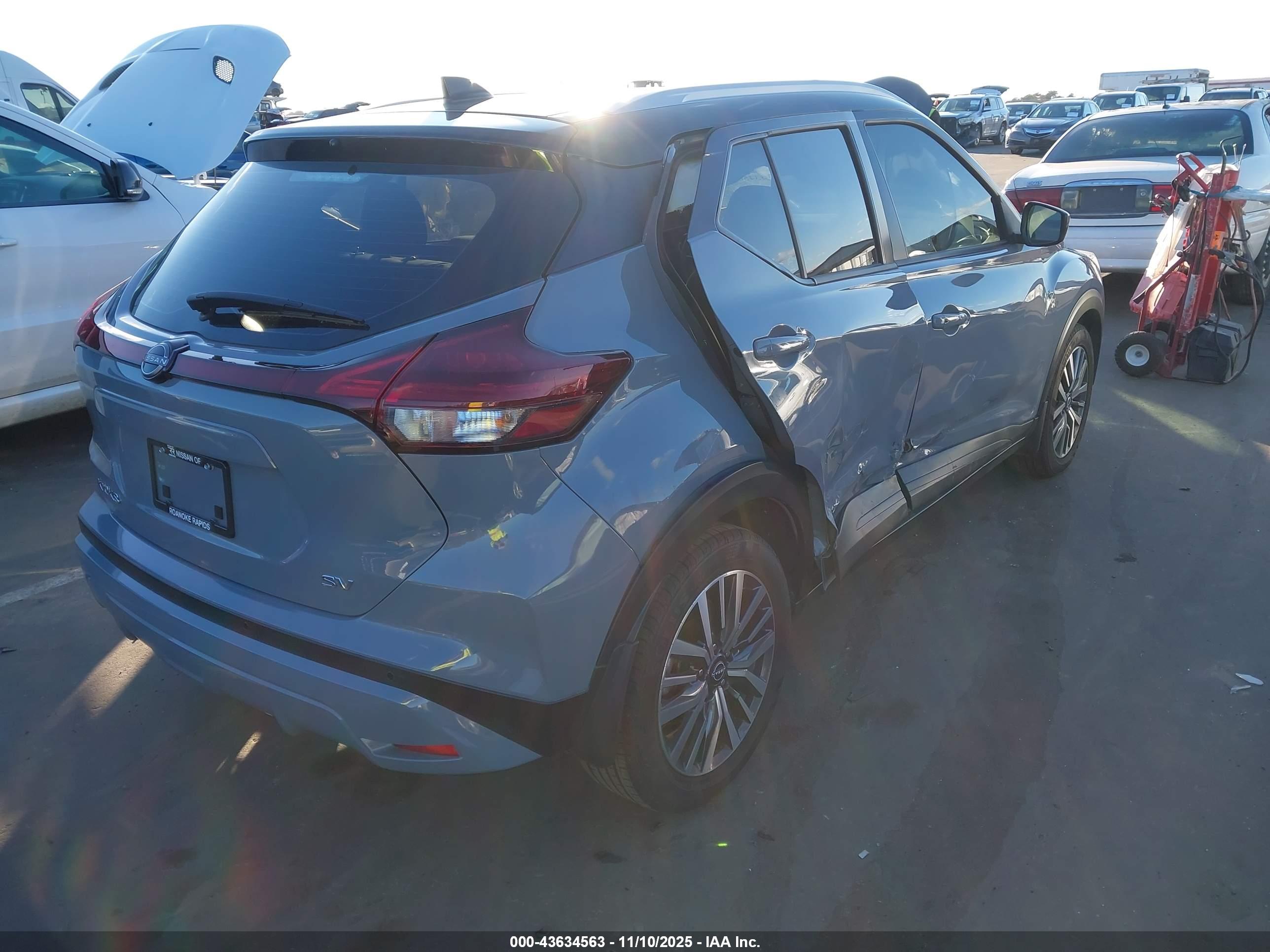 NISSAN KICKS image 4