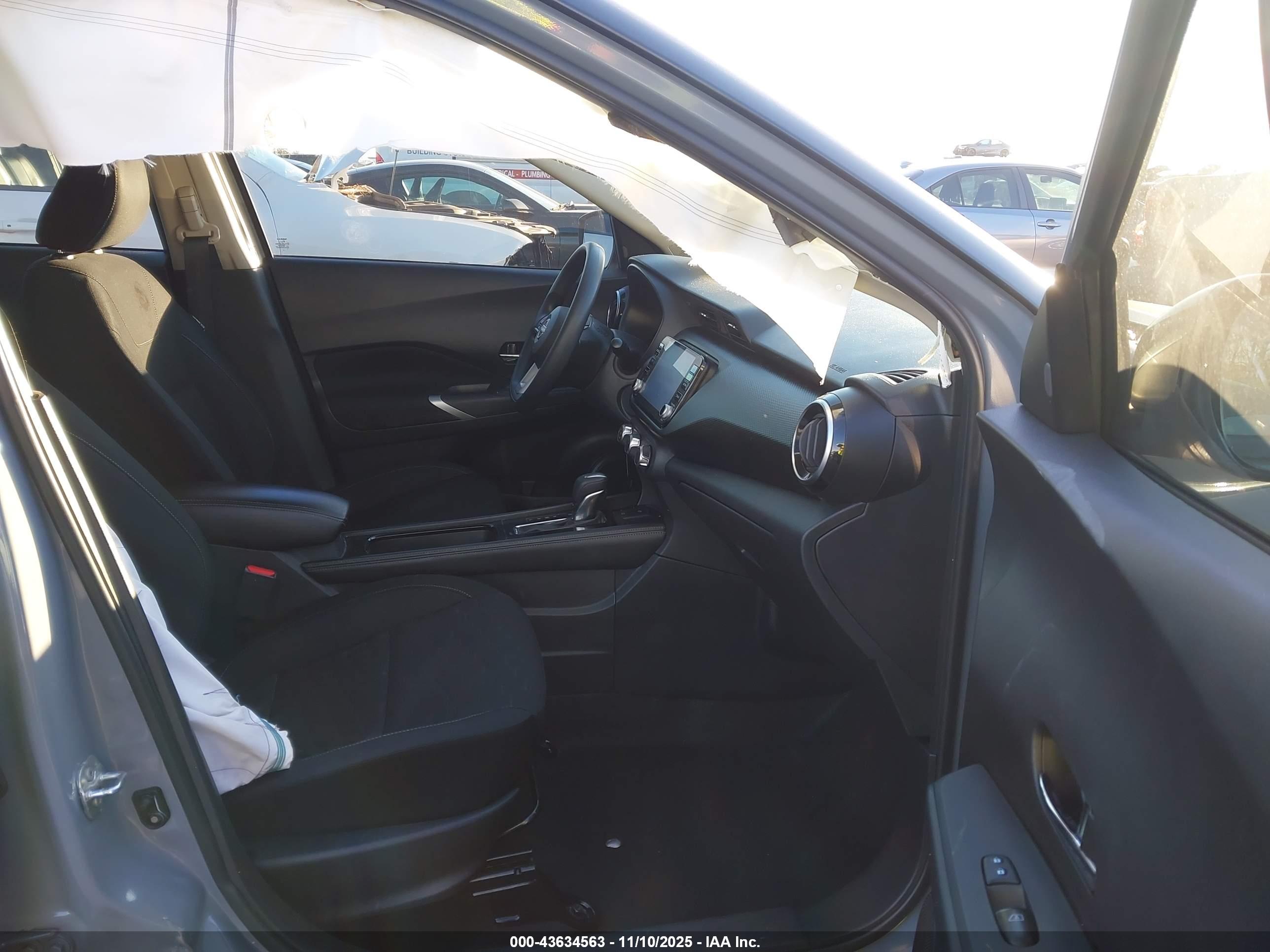 NISSAN KICKS image 5